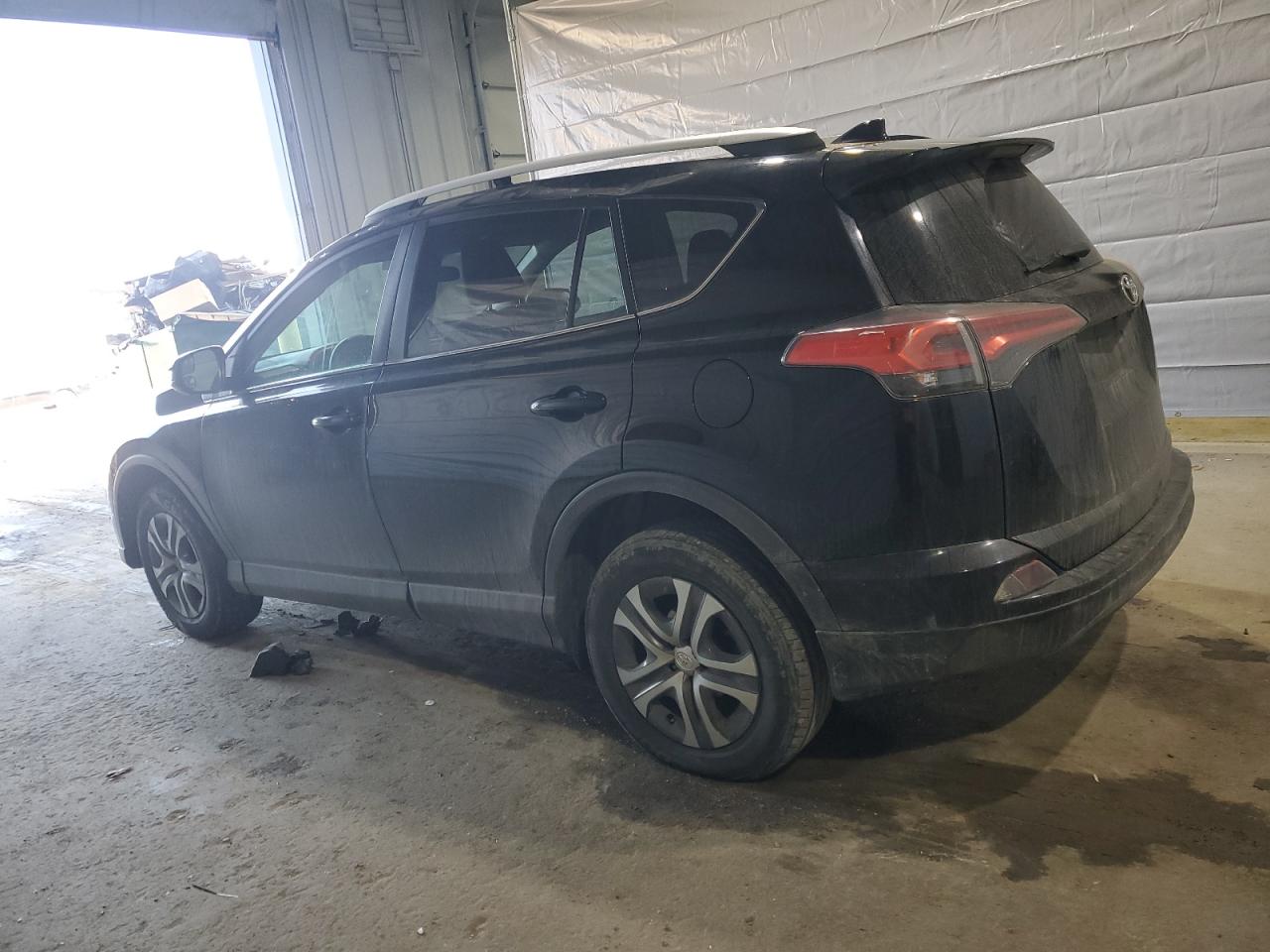 2018 Toyota RAV 4 - Image 2