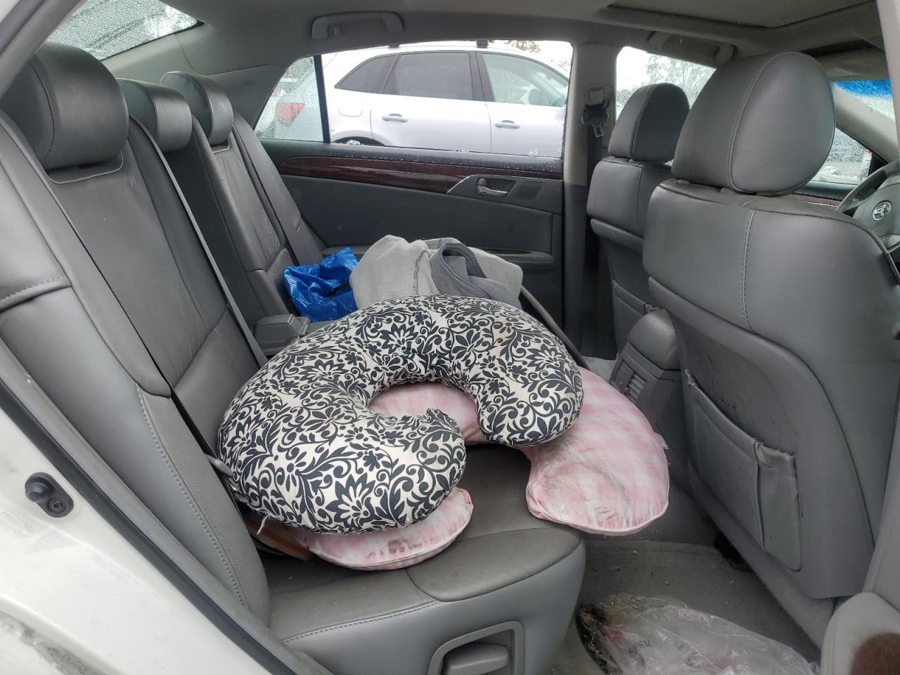 2008 Toyota Avalon - Image 10