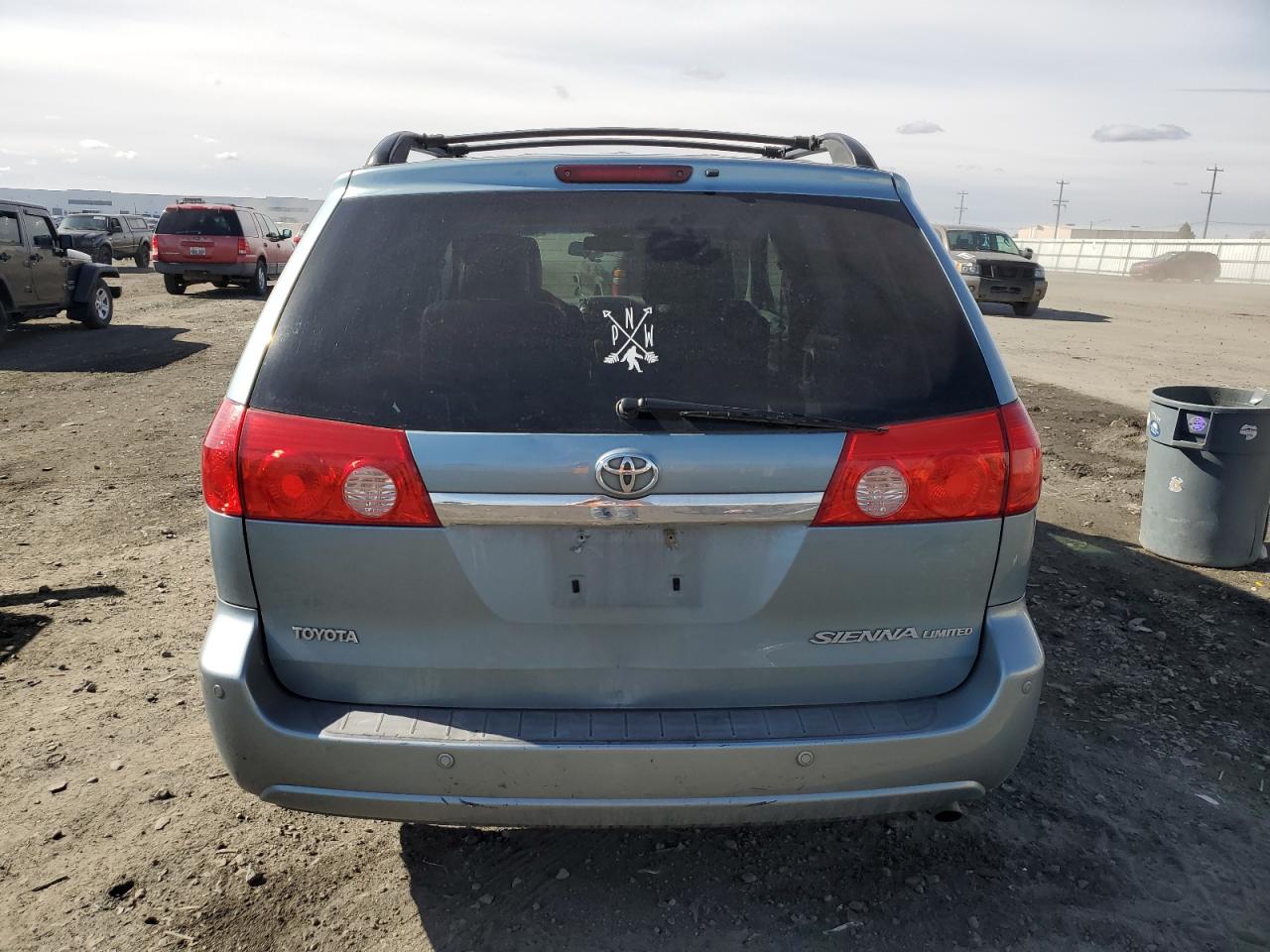 2009 Toyota Sienna - Image 6