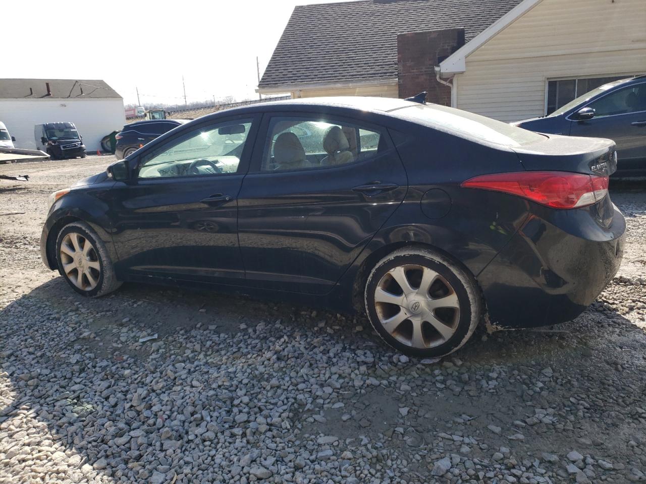 2011 Hyundai Elantra - Image 2