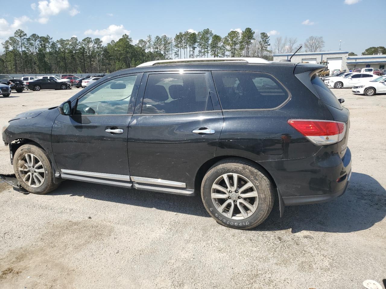 2014 Nissan Pathfinder - Image 2