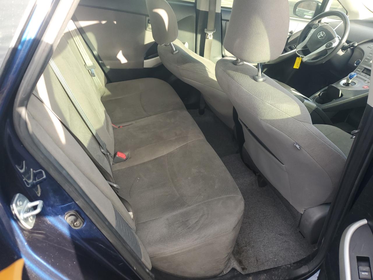 2015 Toyota Prius - Image 10