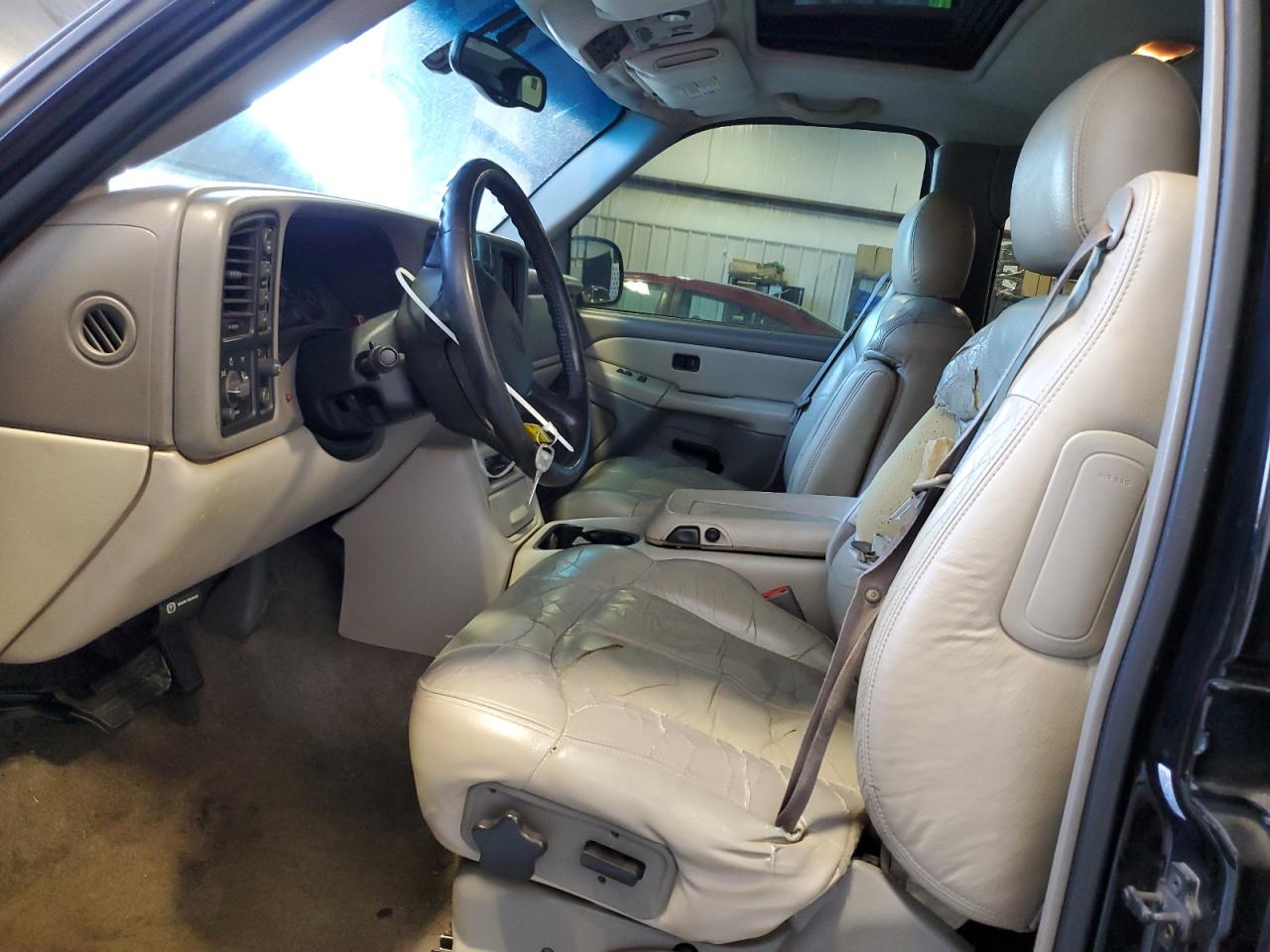 2002 Chevrolet Tahoe - Image 7