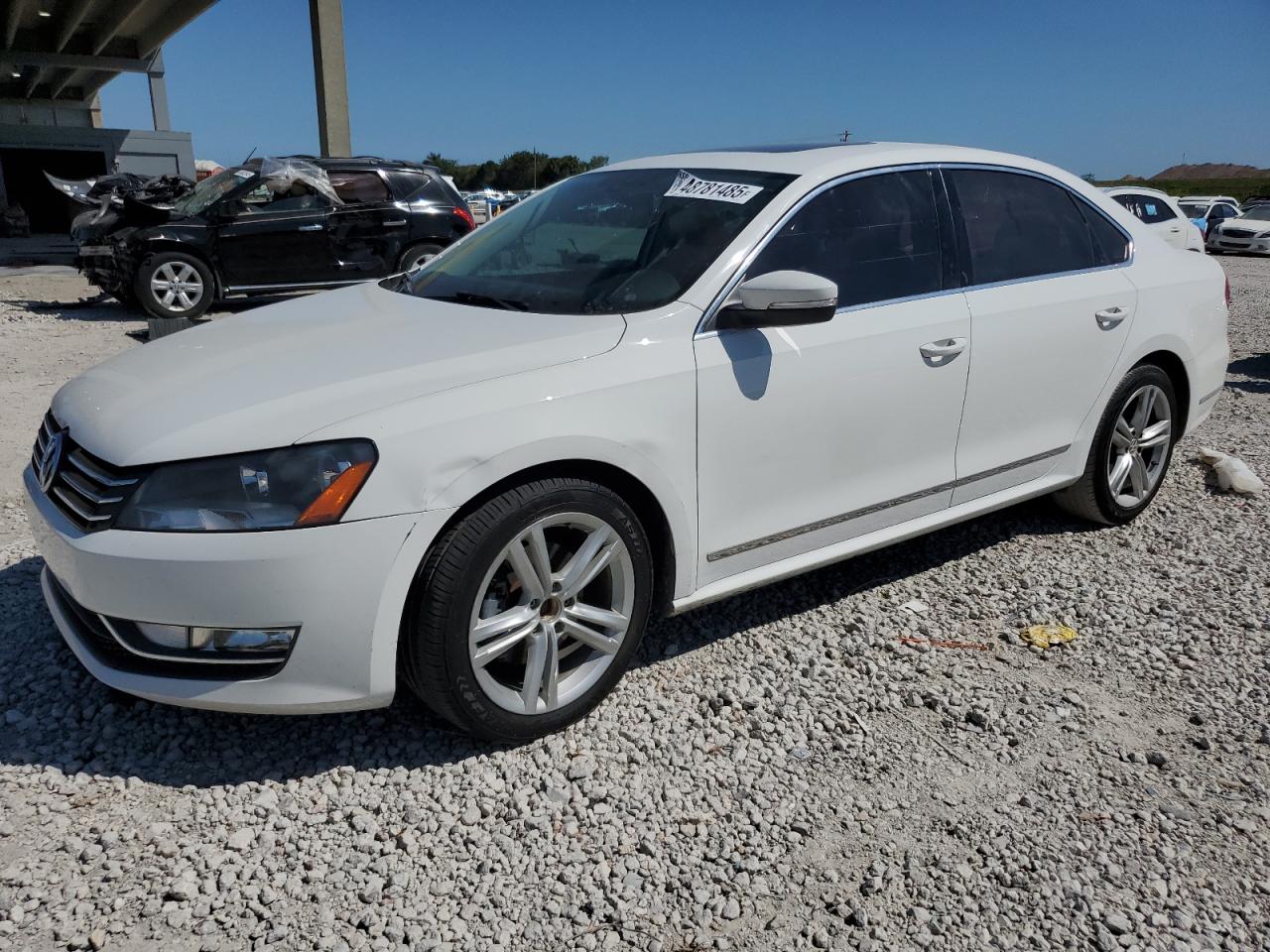 2015 Volkswagen Passat - Image 1