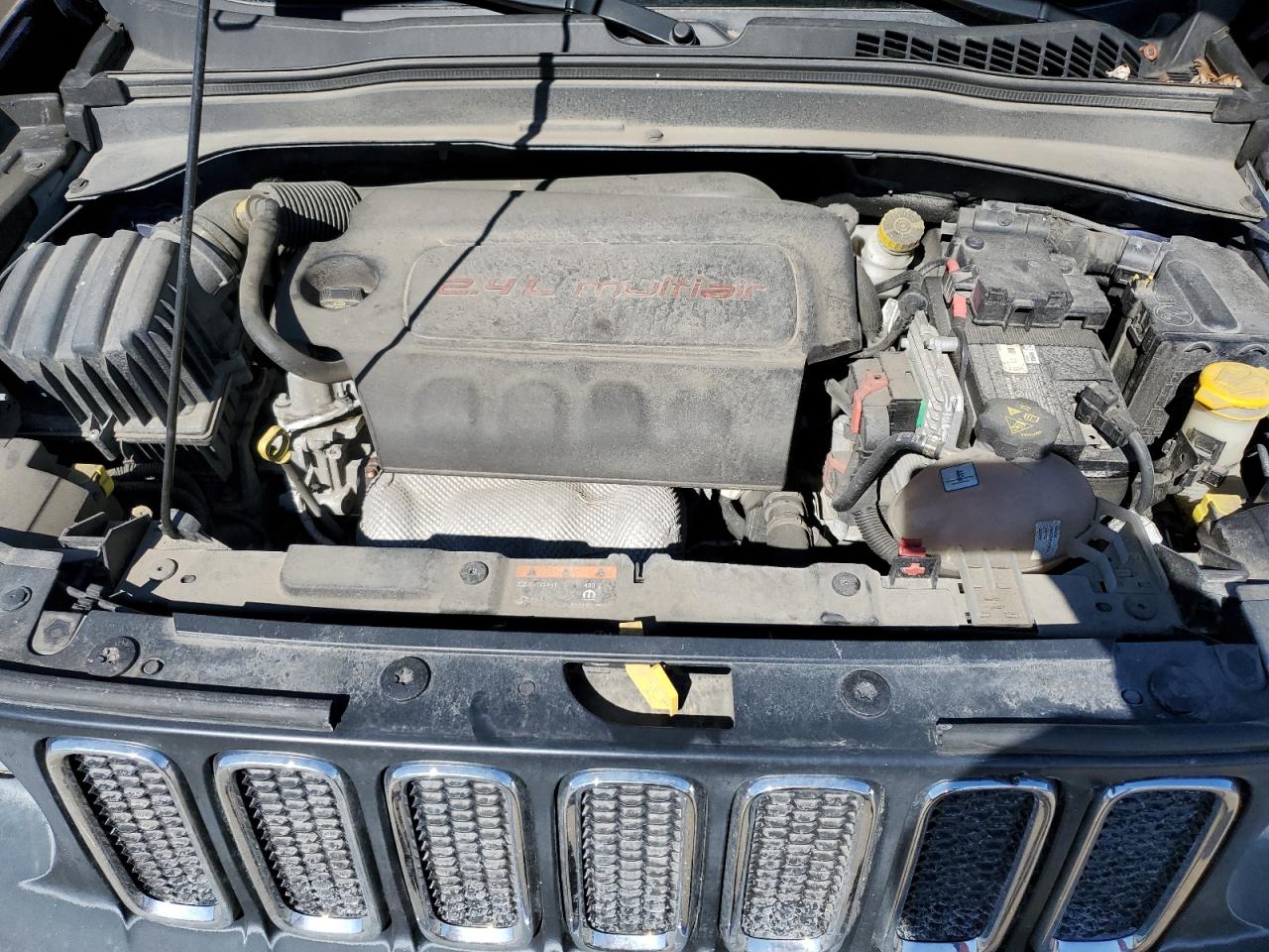 2017 Jeep Renegade - Image 12