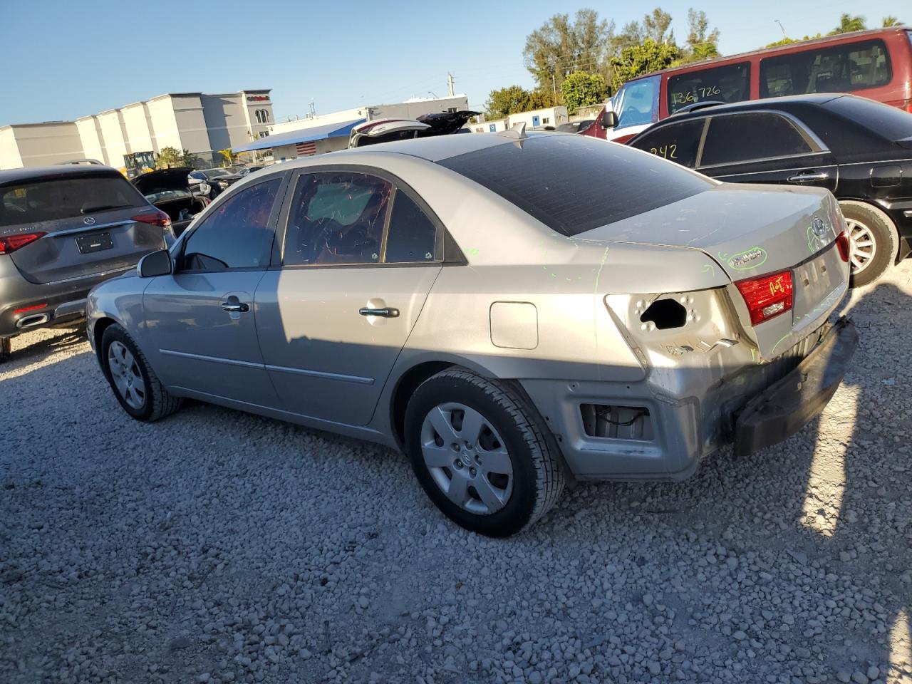 2010 Hyundai Sonata - Image 2