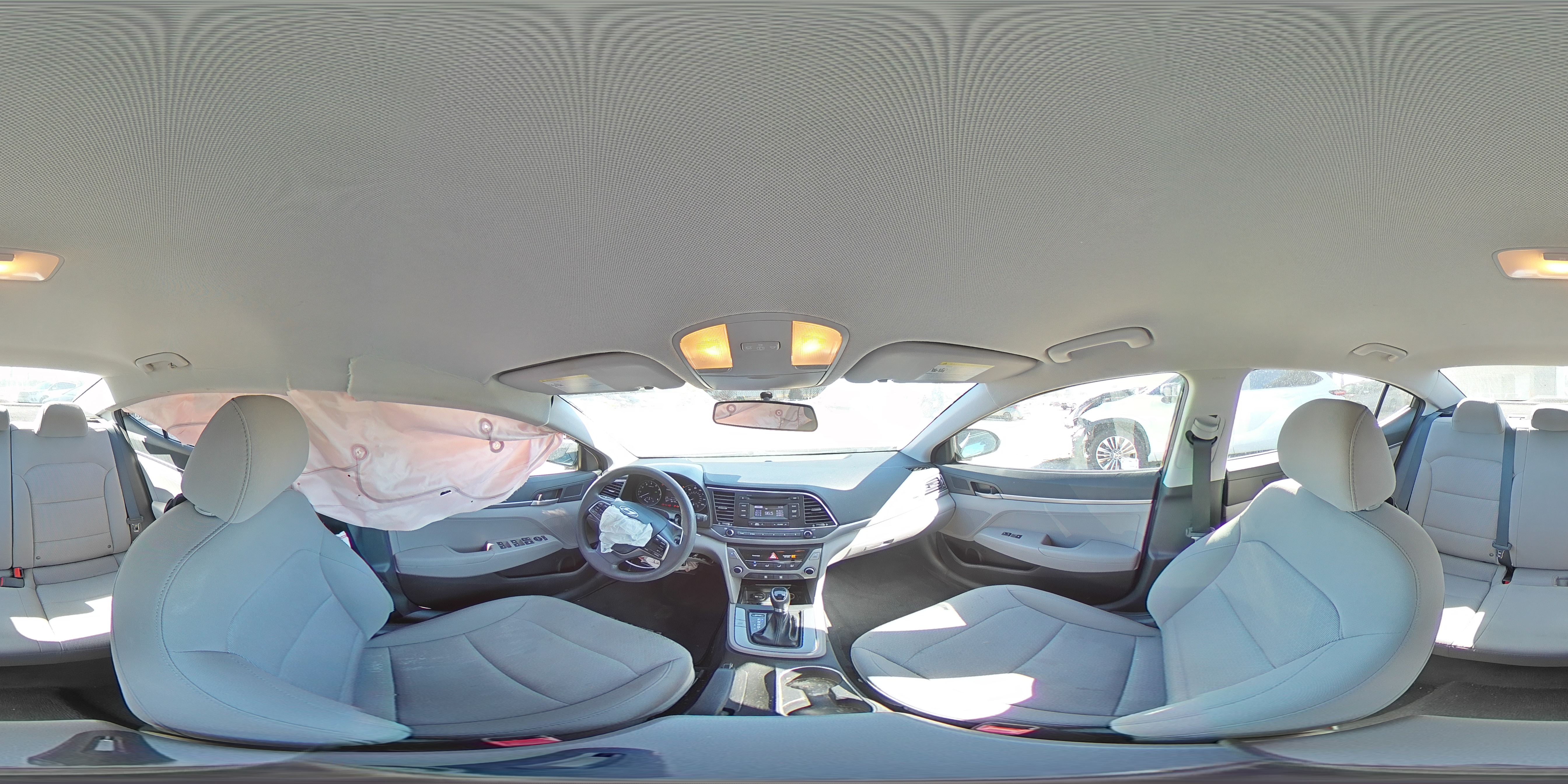 2018 Hyundai Elantra - Image 13