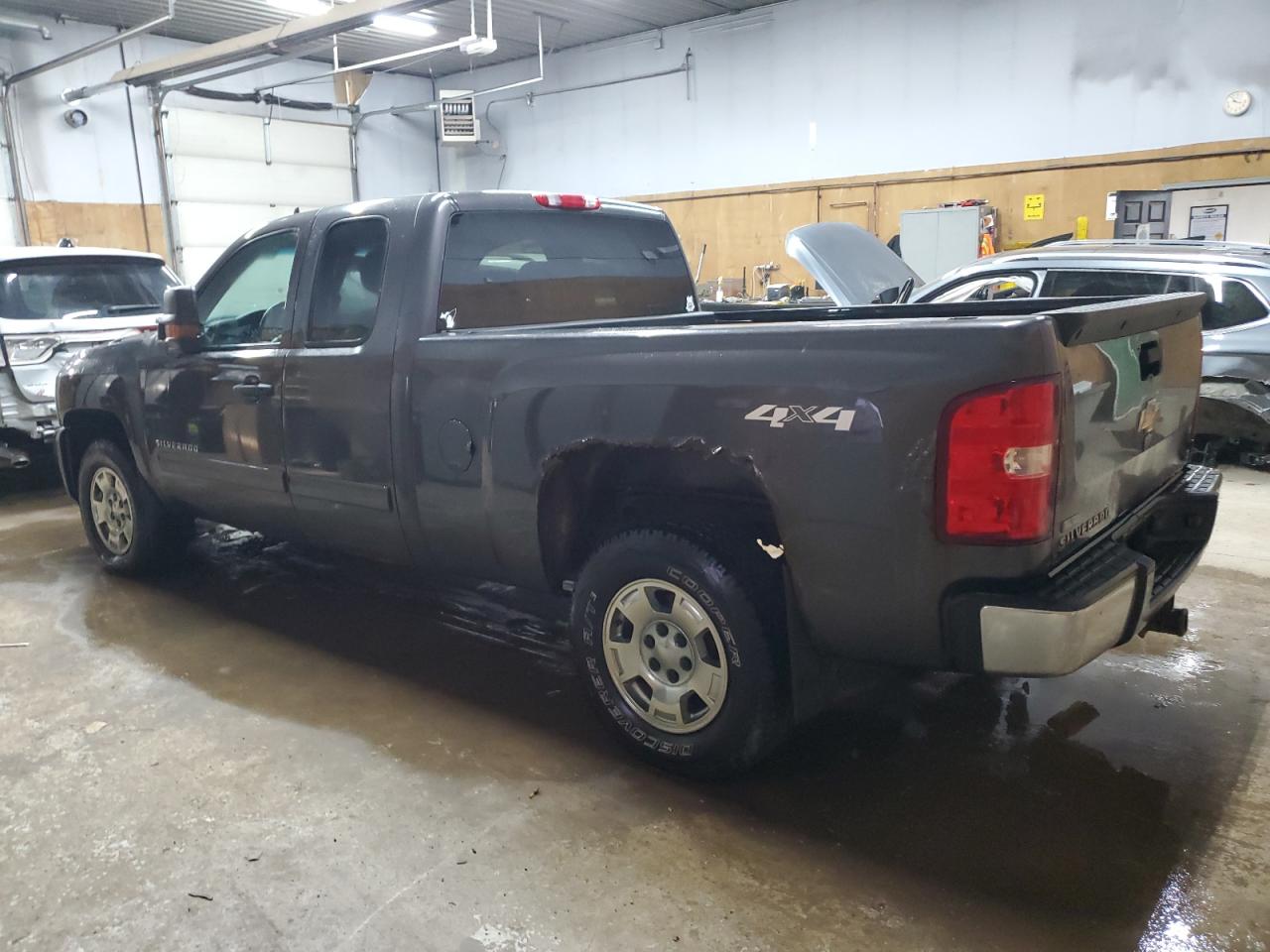 2010 Chevrolet Silverado - Image 2