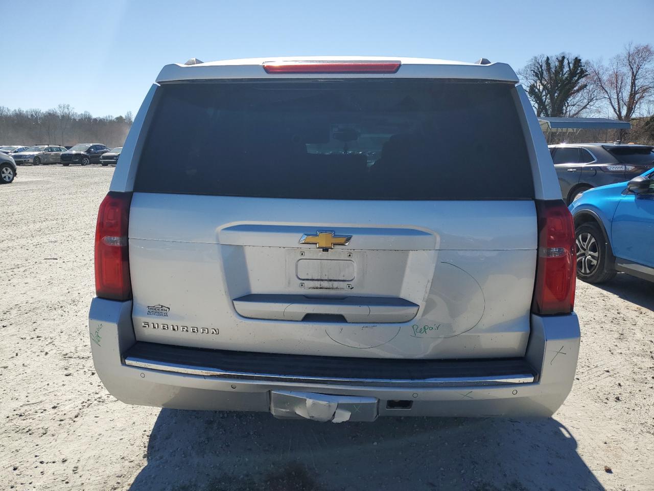 2015 Chevrolet Suburban - Image 6