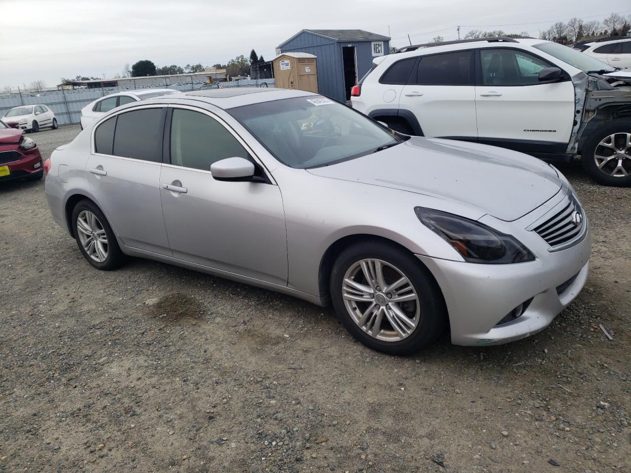2015 Infiniti Q40 - Image 4