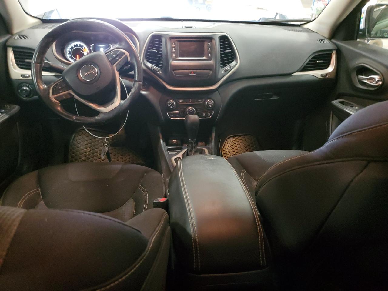 2017 Jeep Grand Cherokee - Image 8