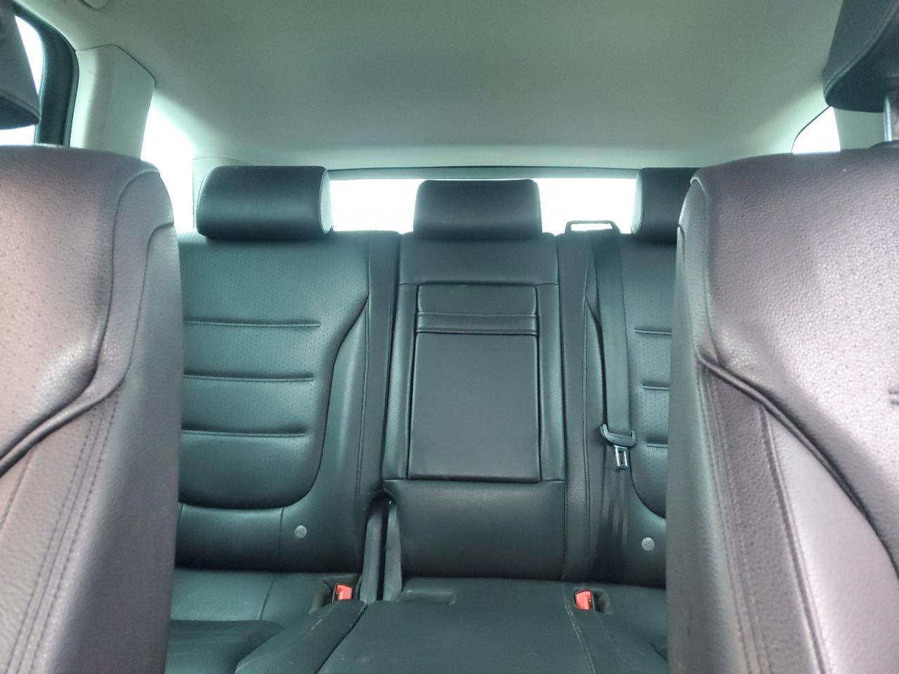 2014 Volkswagen Touareg - Image 10