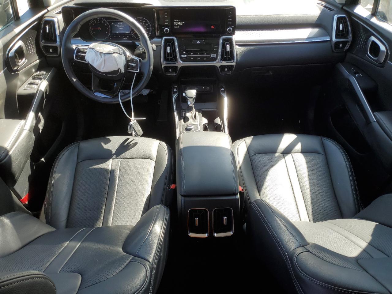 2023 Kia Sorento - Image 8