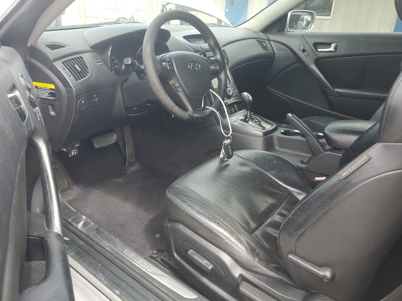 2012 Hyundai Genesis - Image 8