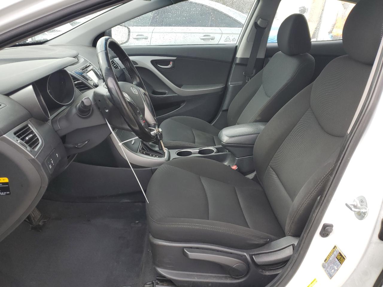 2015 Hyundai Elantra - Image 7
