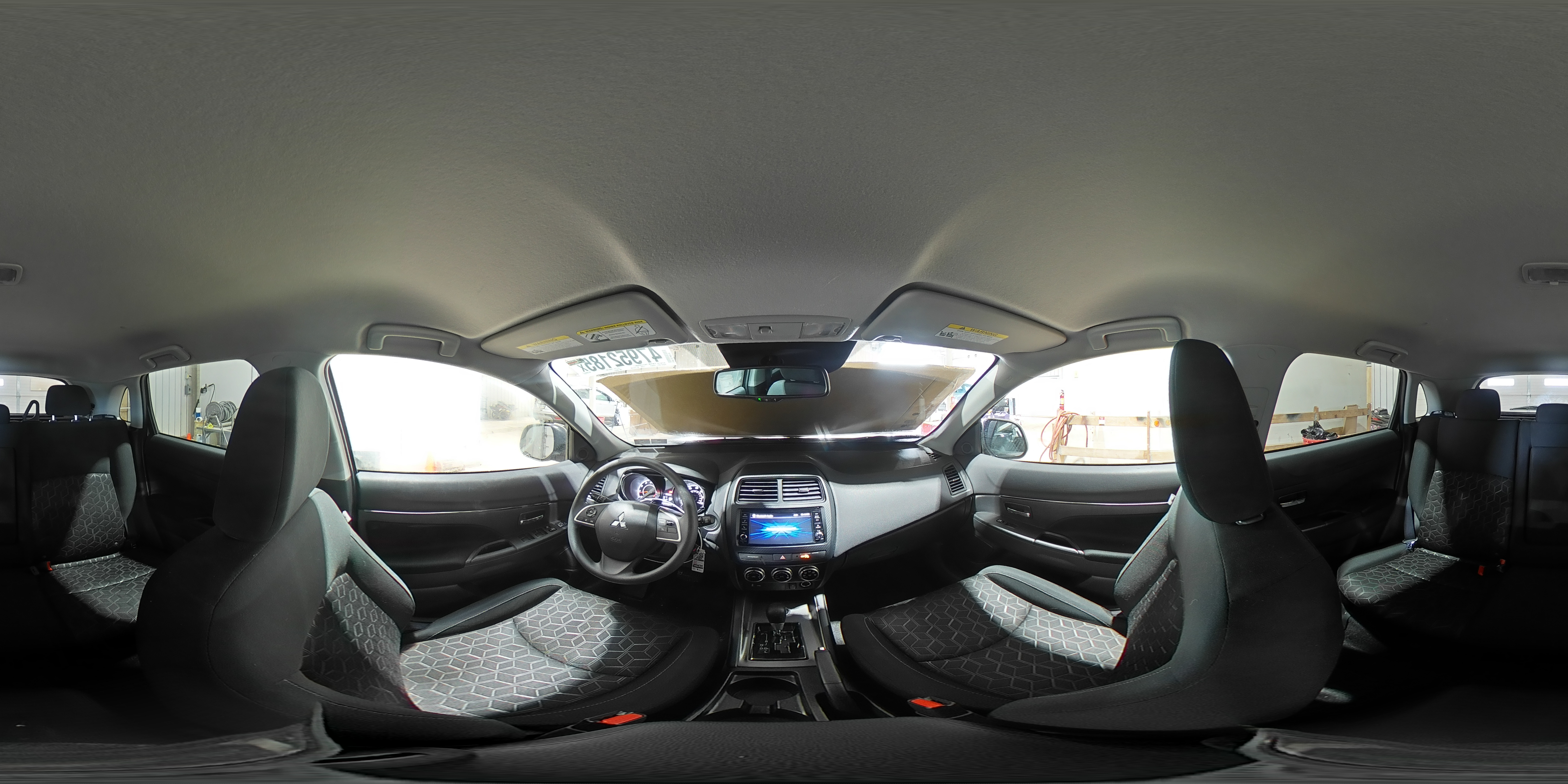 2024 Mitsubishi Outlander - Image 16