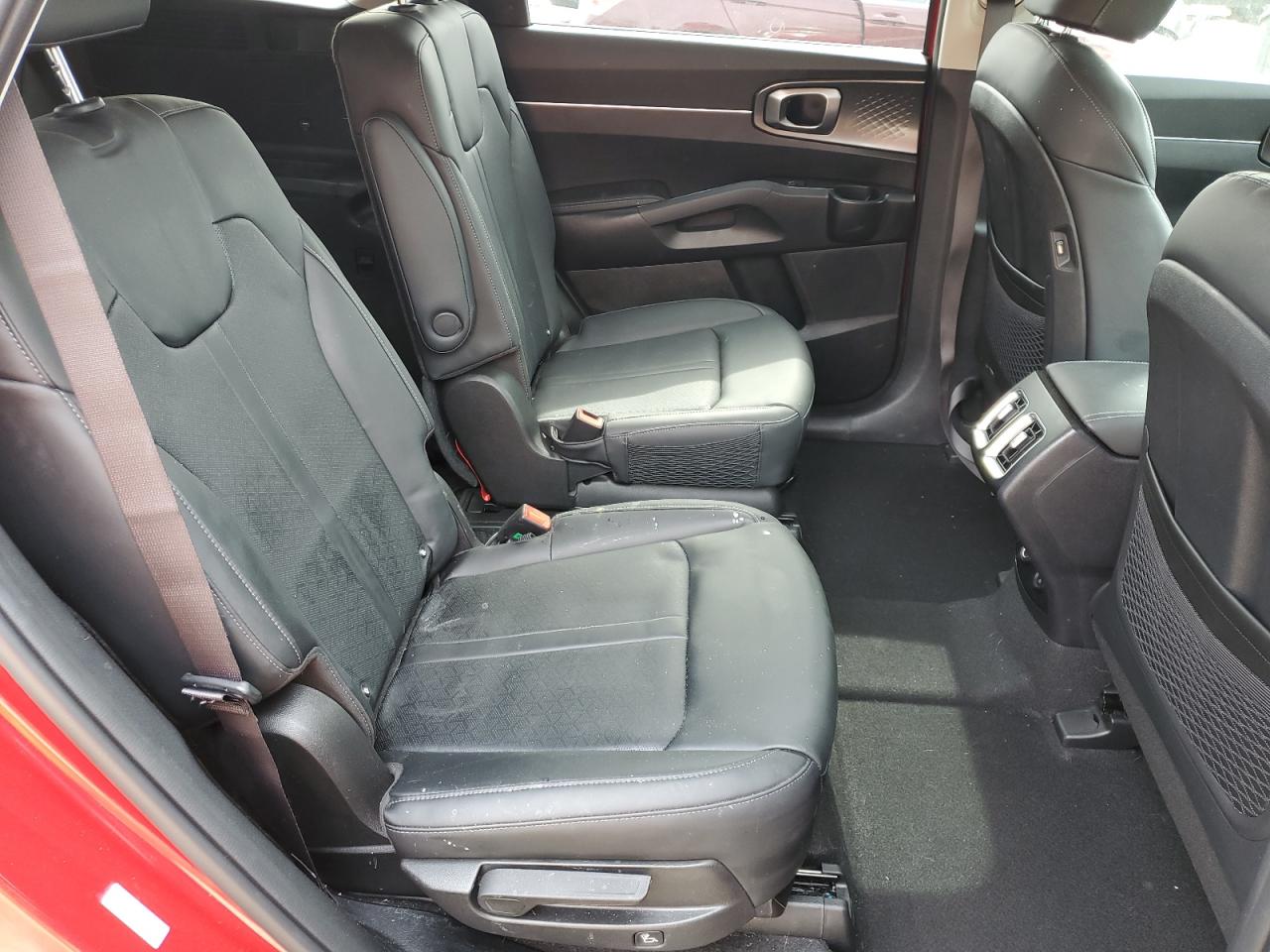 2023 Kia Sorento - Image 11
