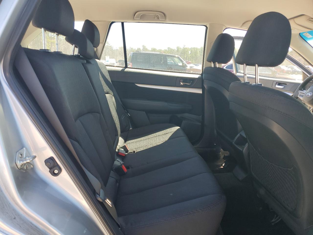 2012 Subaru Outback - Image 12