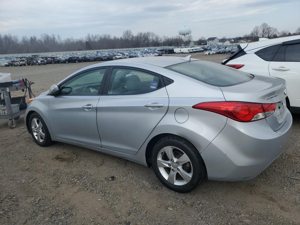 2012 Hyundai Elantra - Image 2