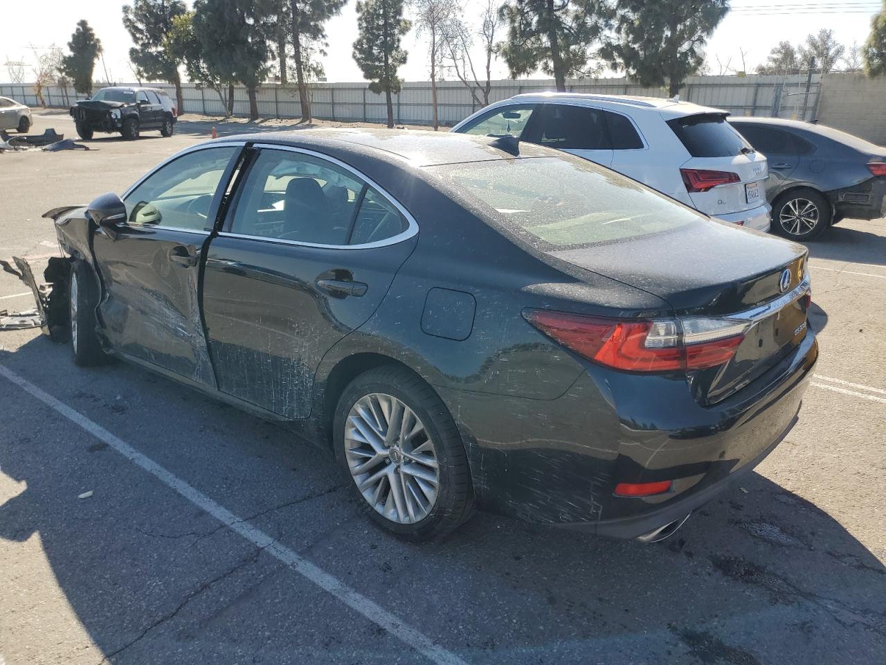 2016 Lexus ES - Image 2