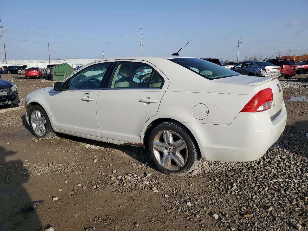 2010 Mercury Milan - Image 2