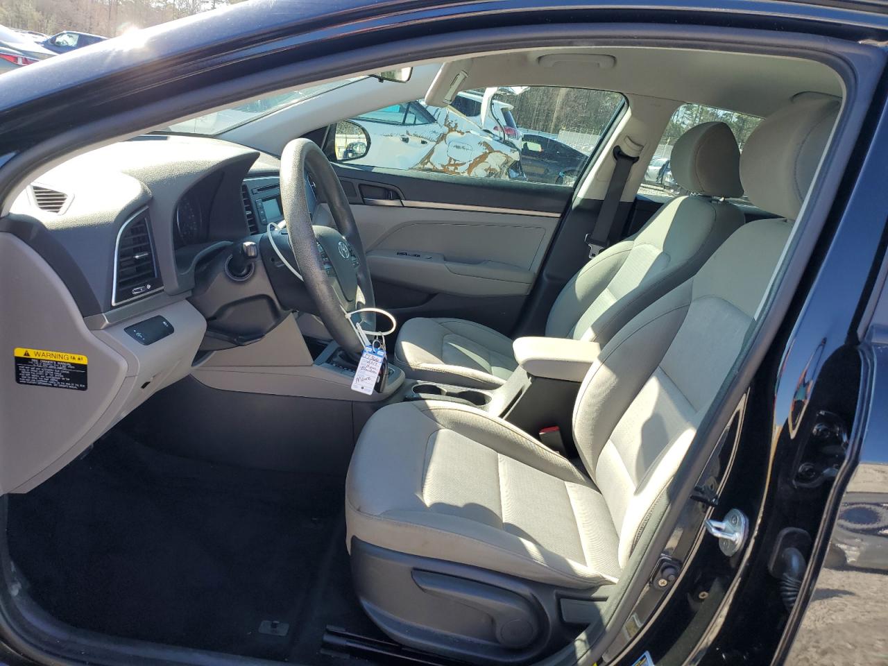 2017 Hyundai Elantra - Image 7