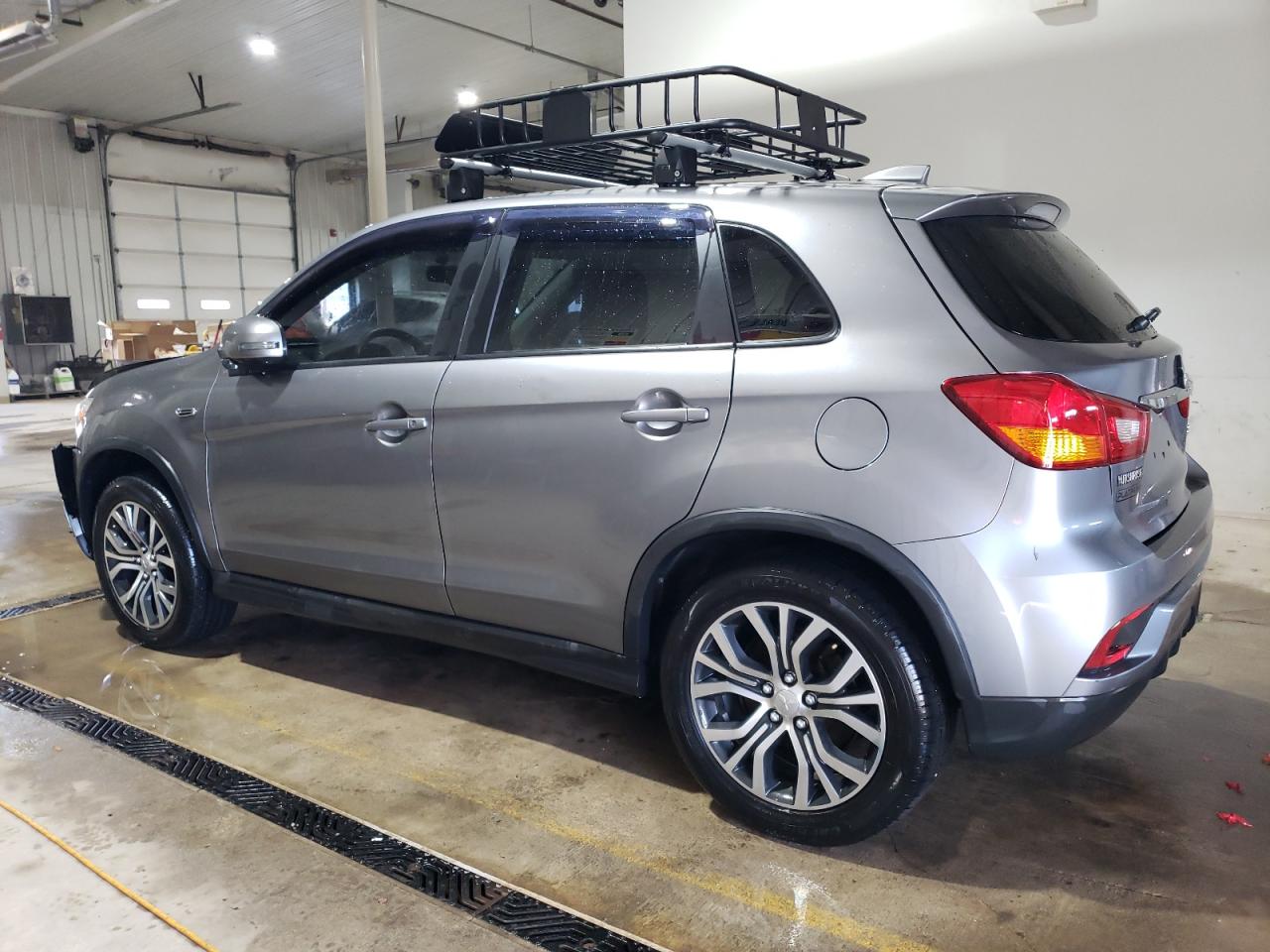 2019 Mitsubishi Outlander - Image 2