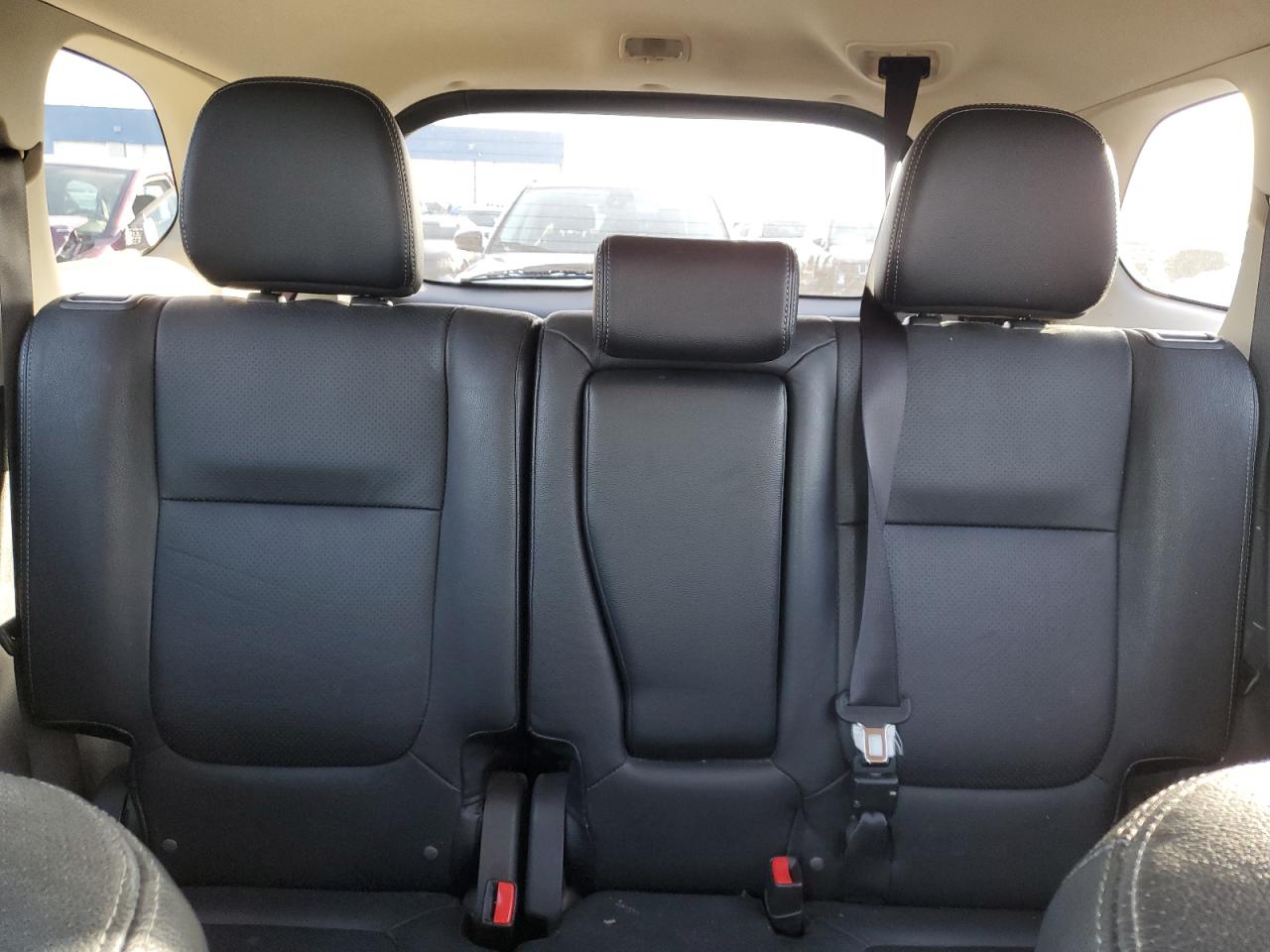 2015 Mitsubishi Outlander - Image 10