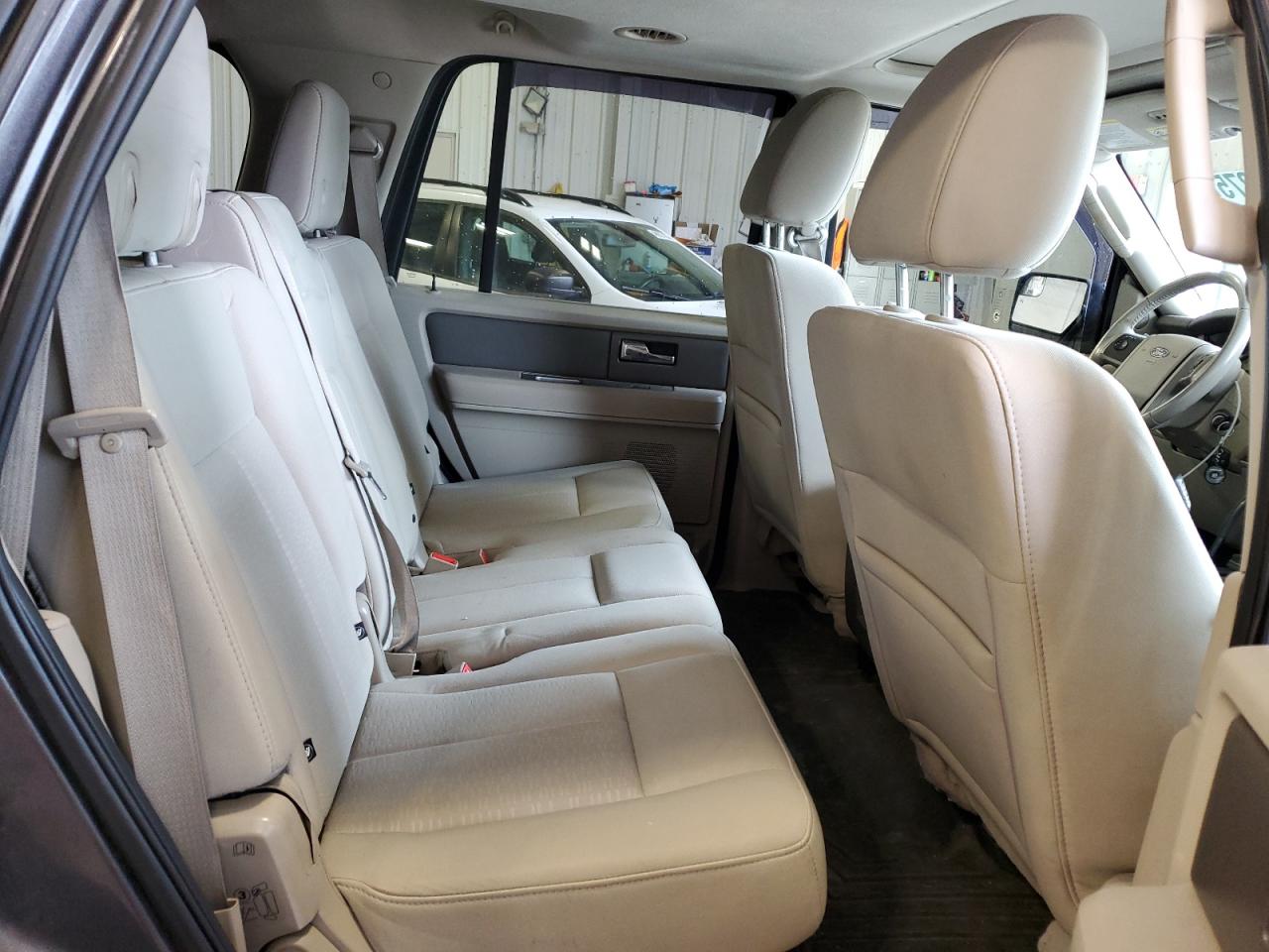 2012 Ford Expedition - Image 11