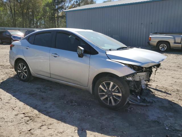  NISSAN VERSA 2024 Szary