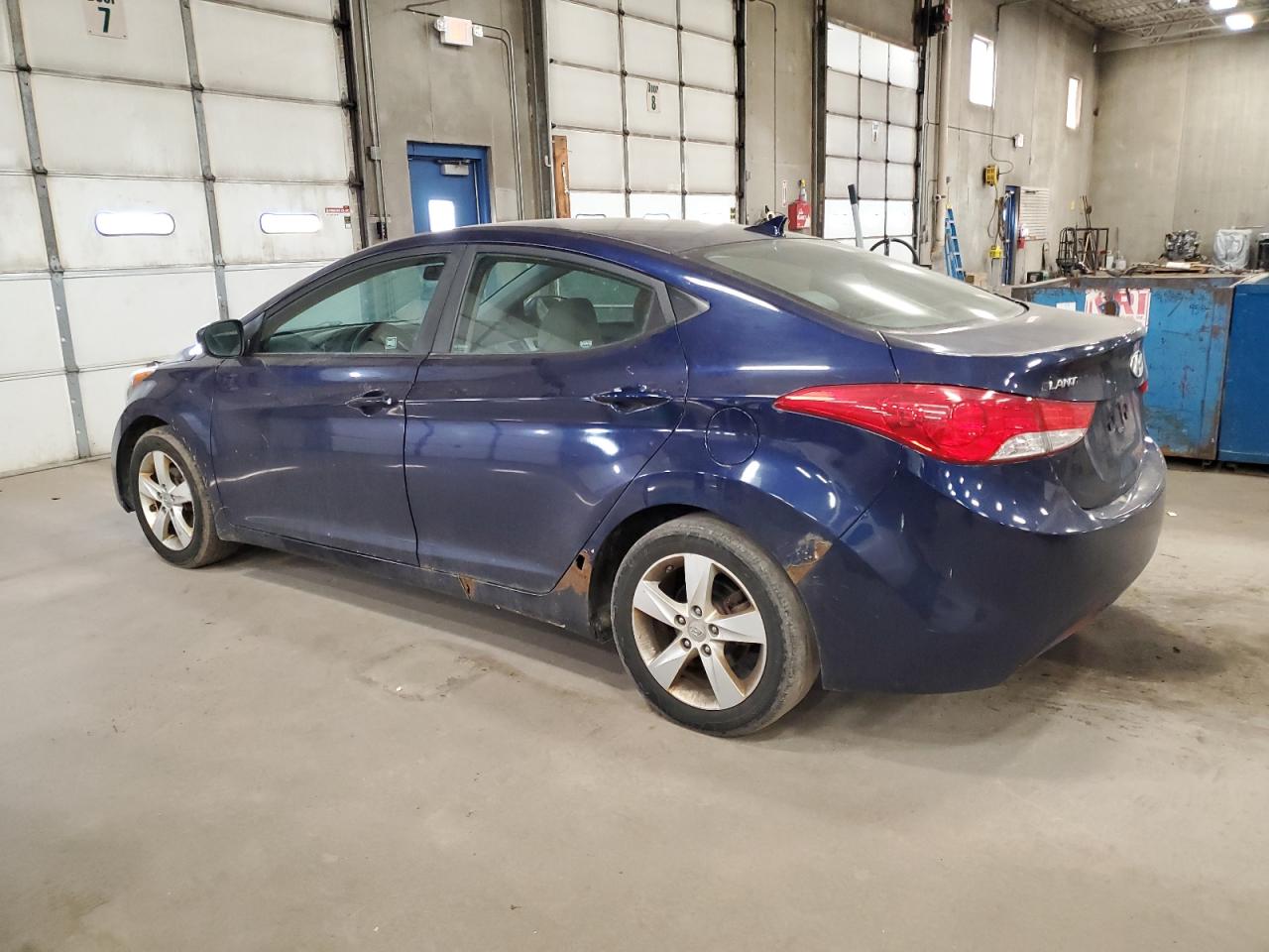 2011 Hyundai Elantra - Image 2