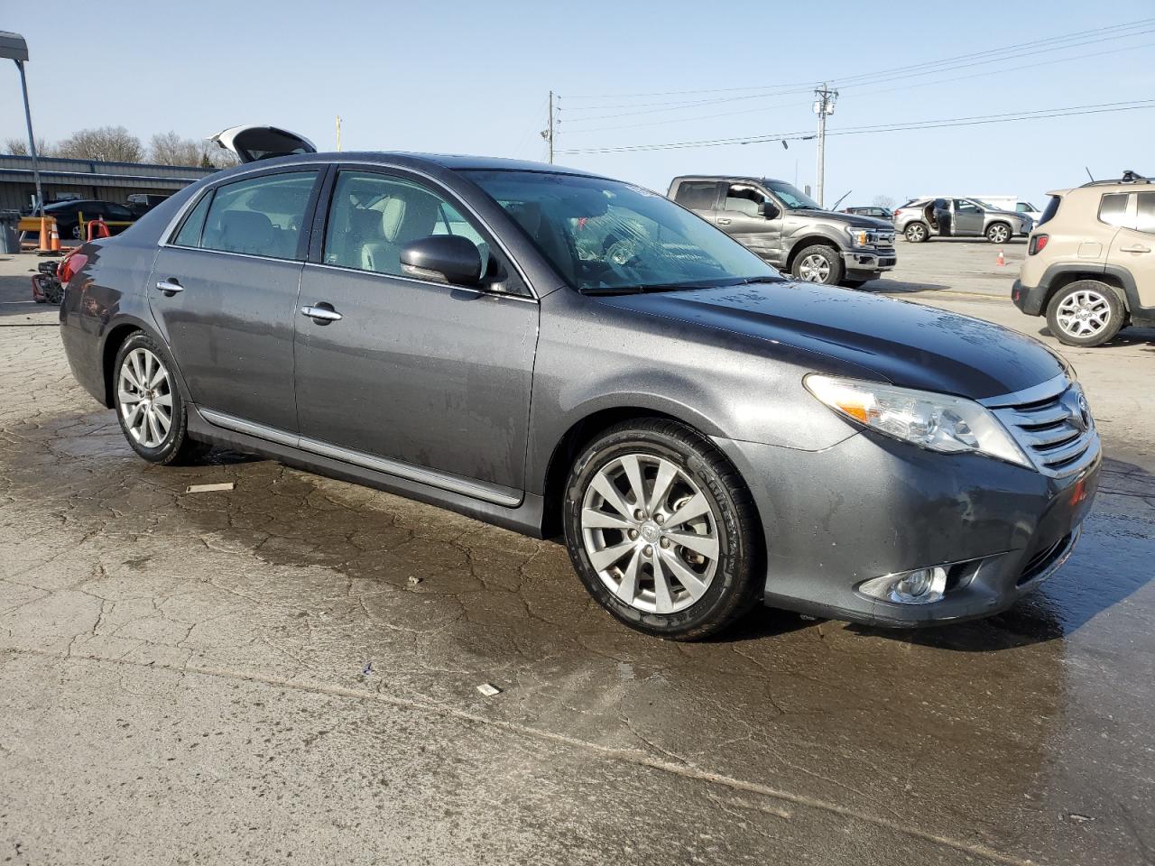 2011 Toyota Avalon - Image 4