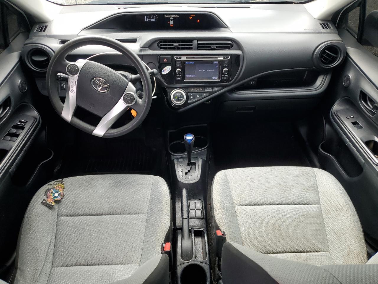 2015 Toyota Prius - Image 8