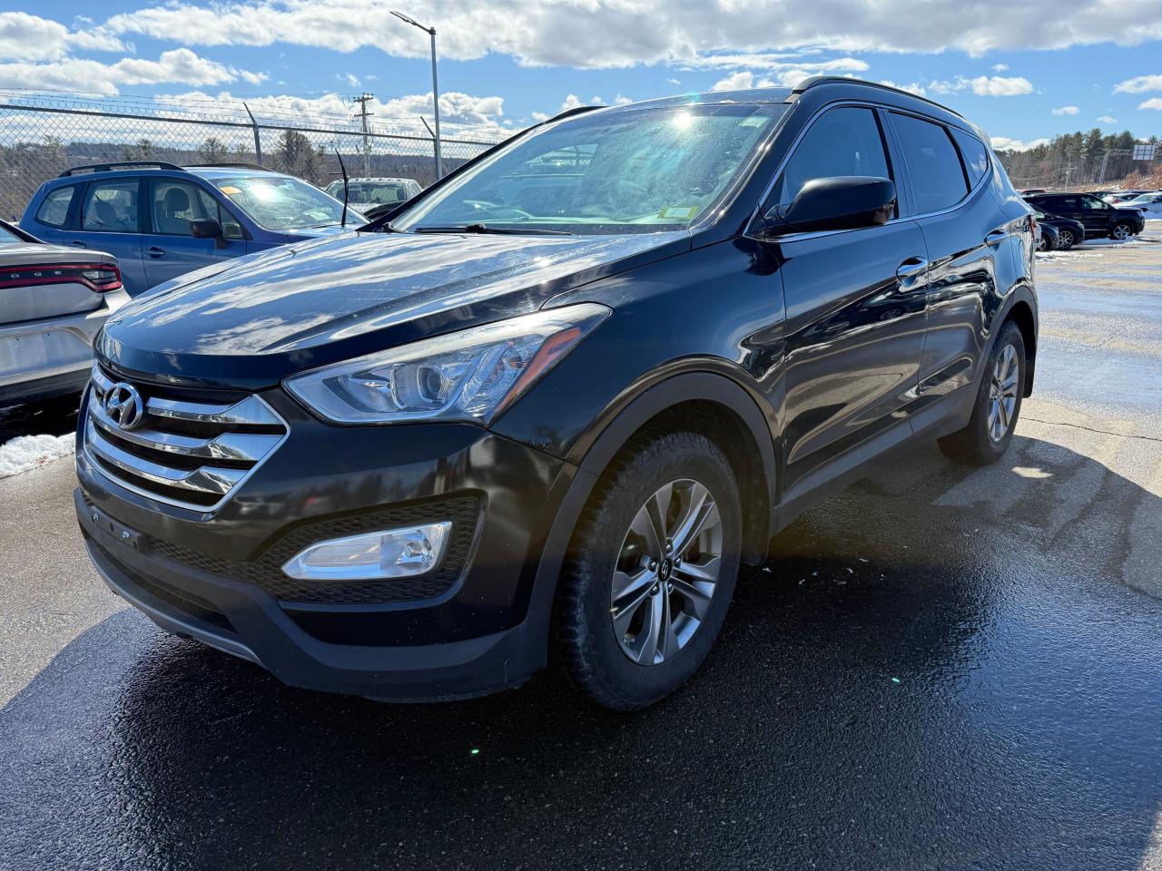 2016 Hyundai Santa Fe - Image 2