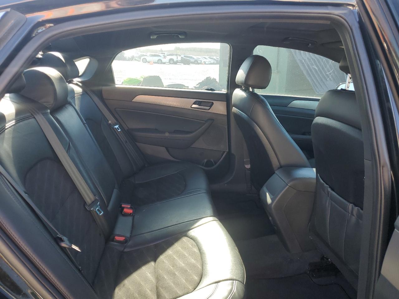 2018 Hyundai Sonata - Image 10