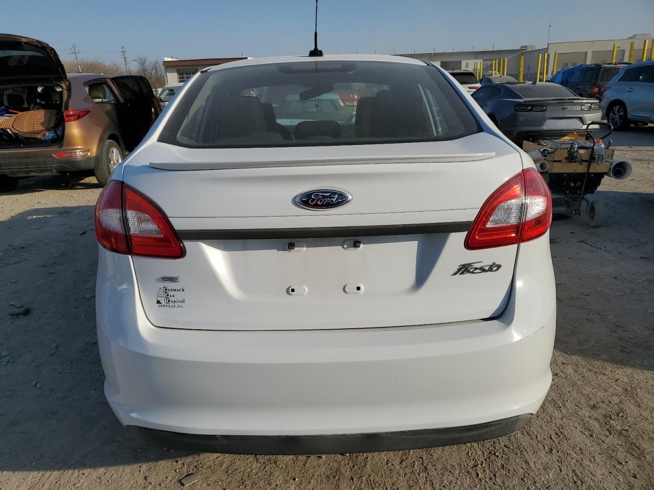 2011 Ford Fiesta - Image 6