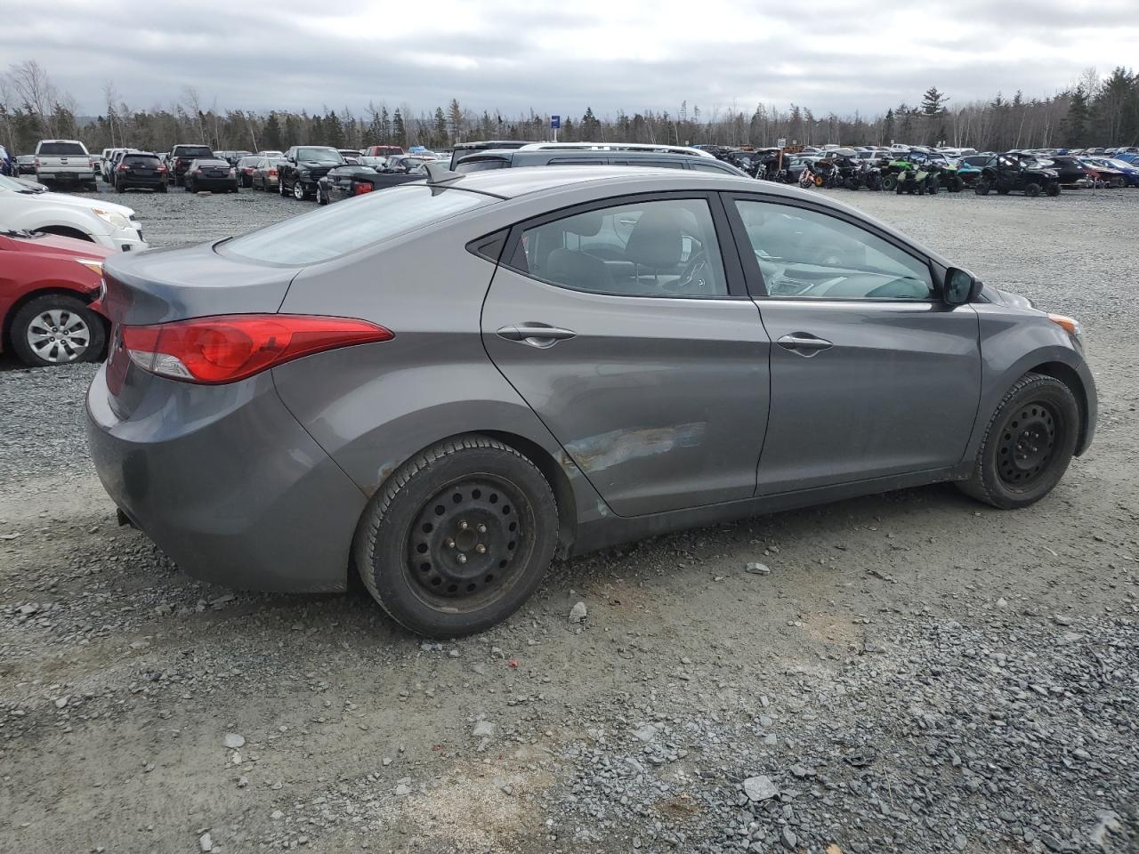 2013 Hyundai Elantra - Image 3
