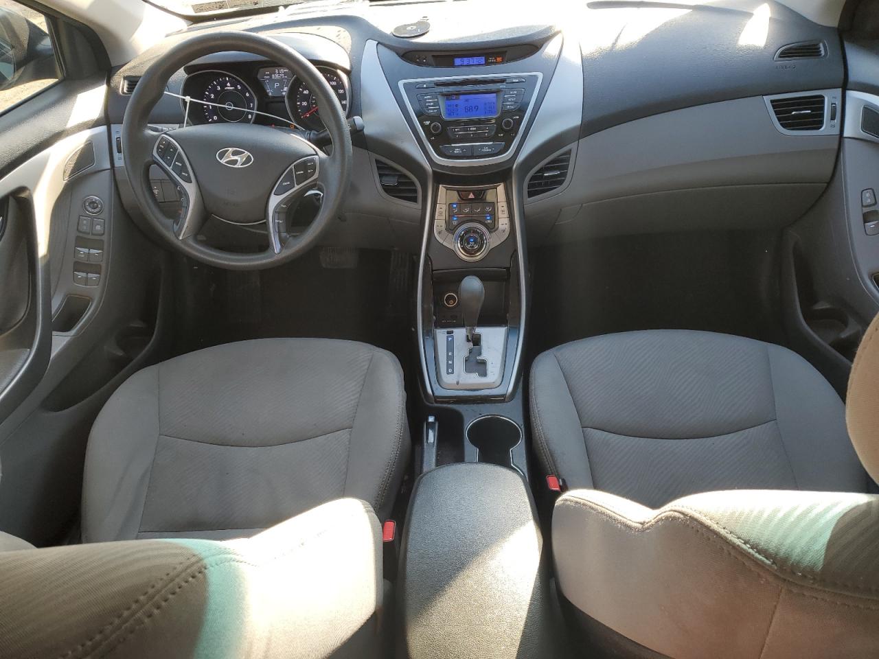 2013 Hyundai Elantra - Image 8