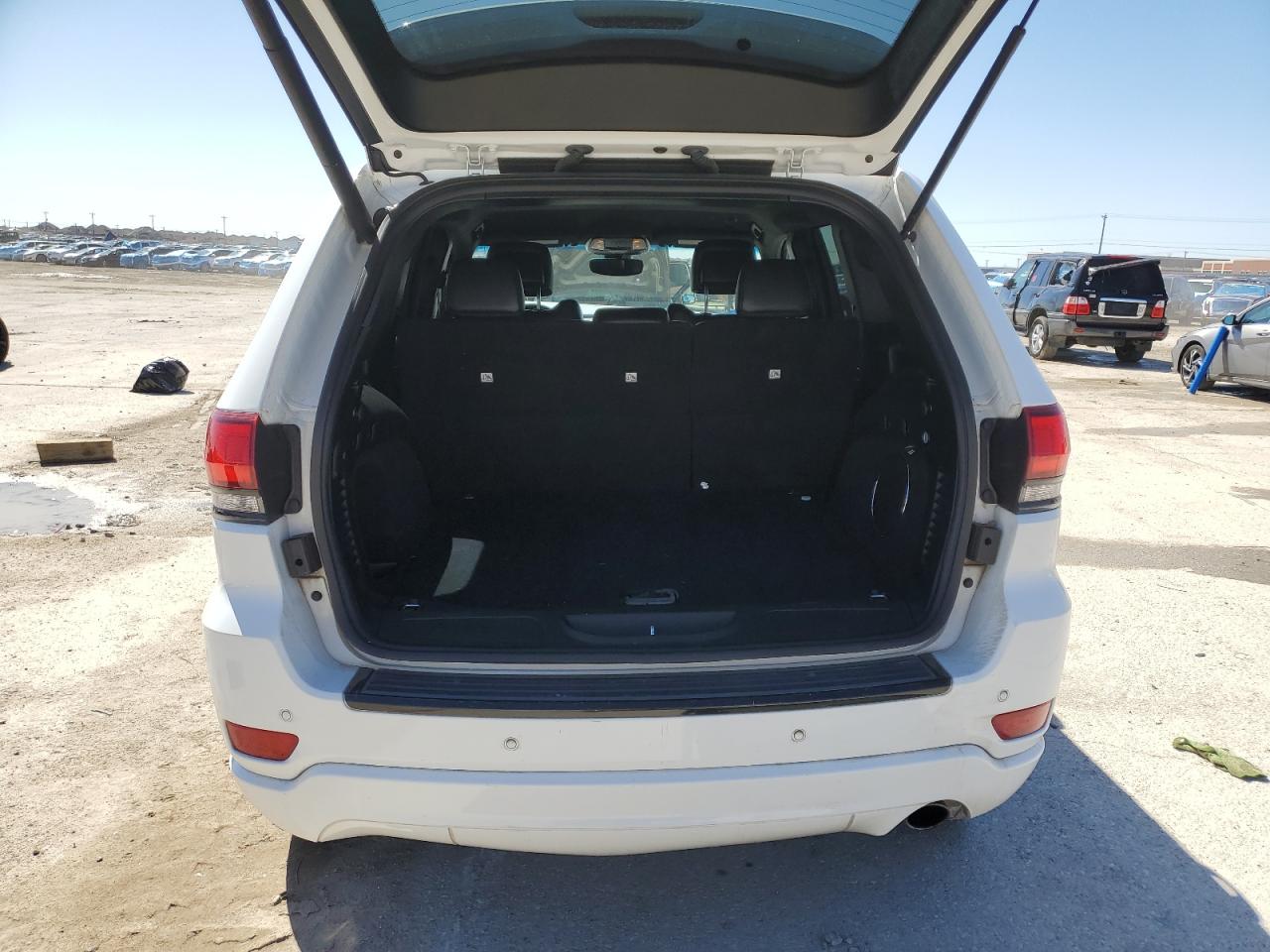 2018 Jeep Grand Cherokee - Image 6