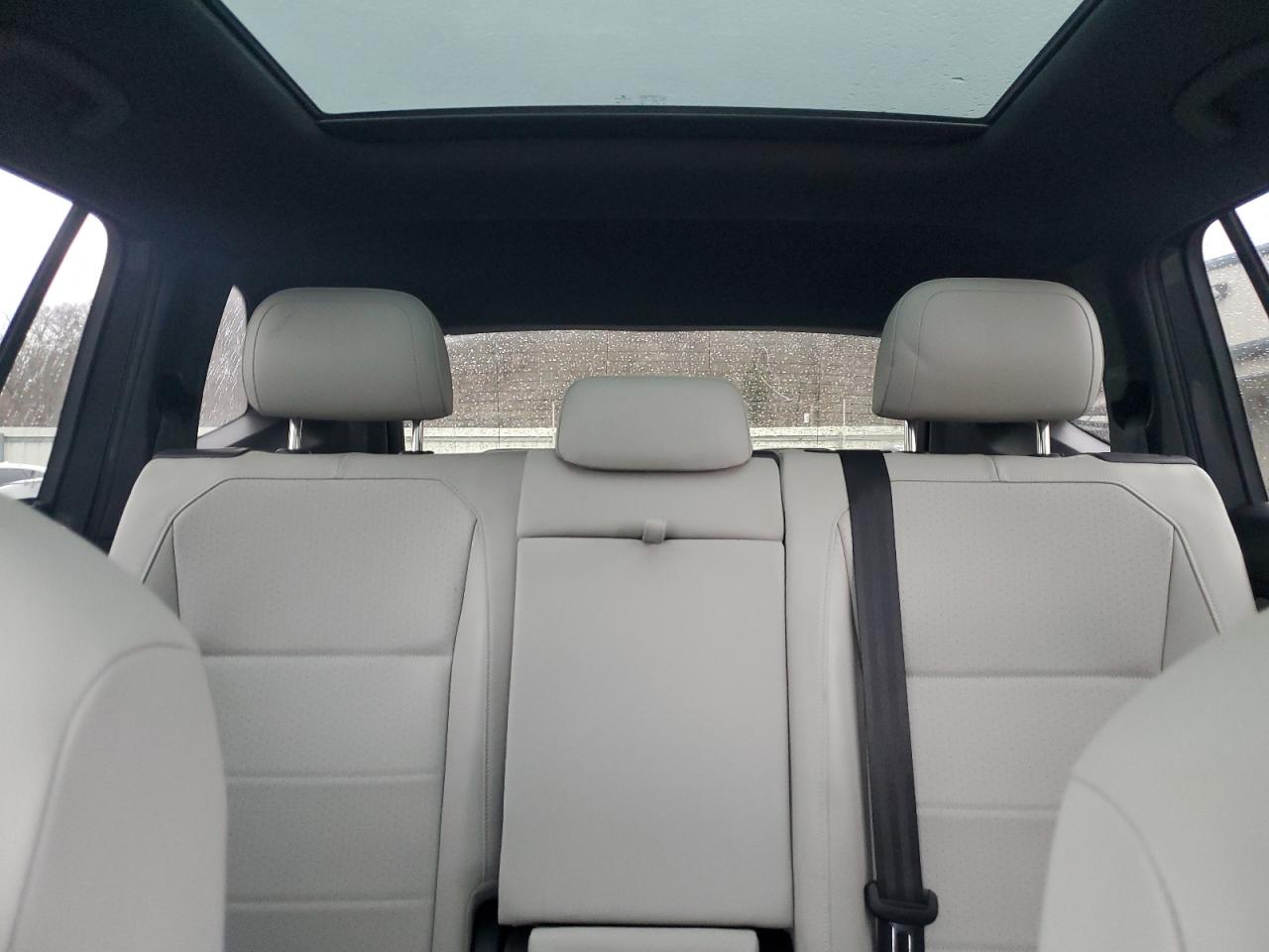 2021 Volkswagen Tiguan - Image 10