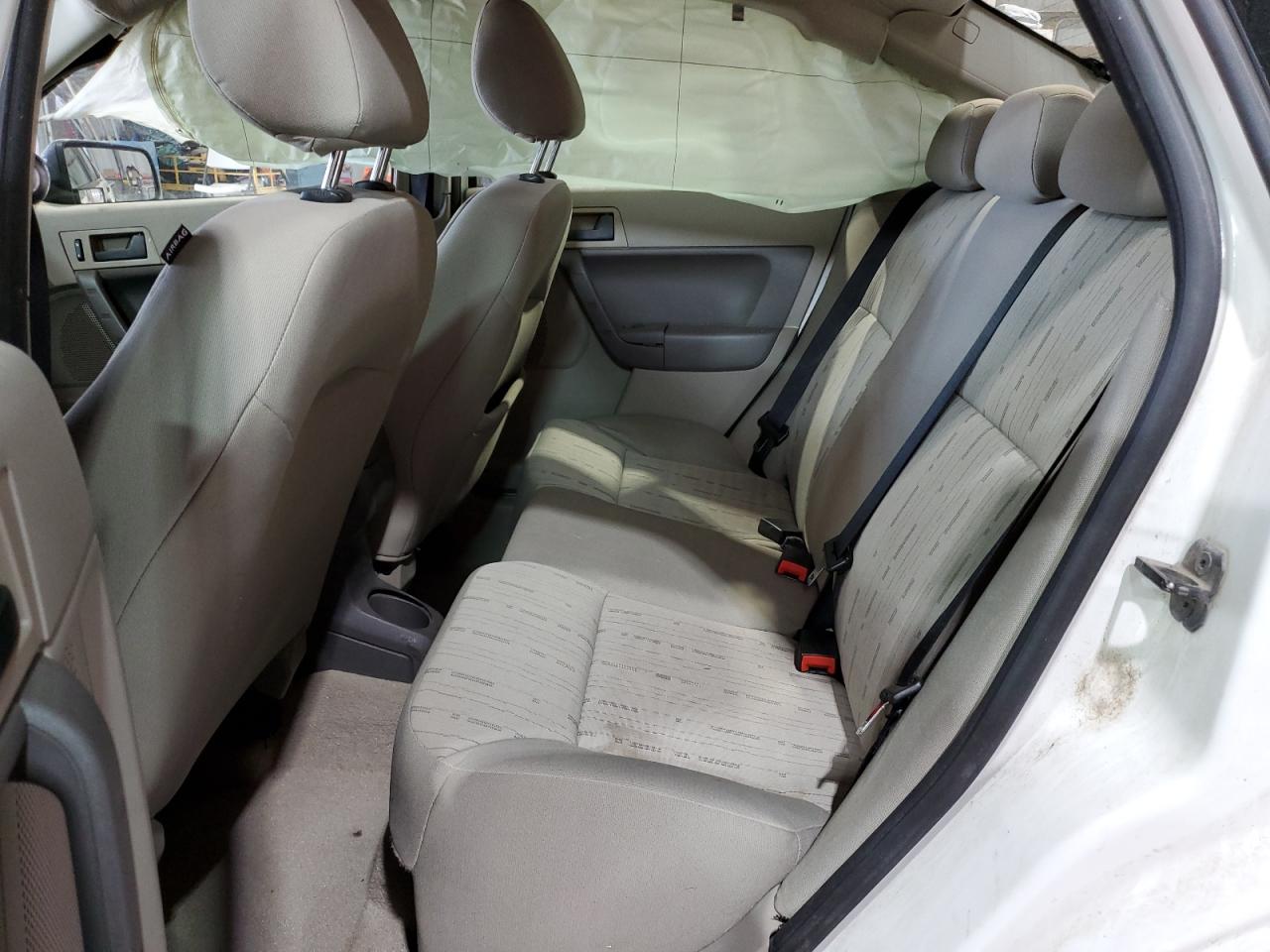 2010 Ford Focus - Image 10