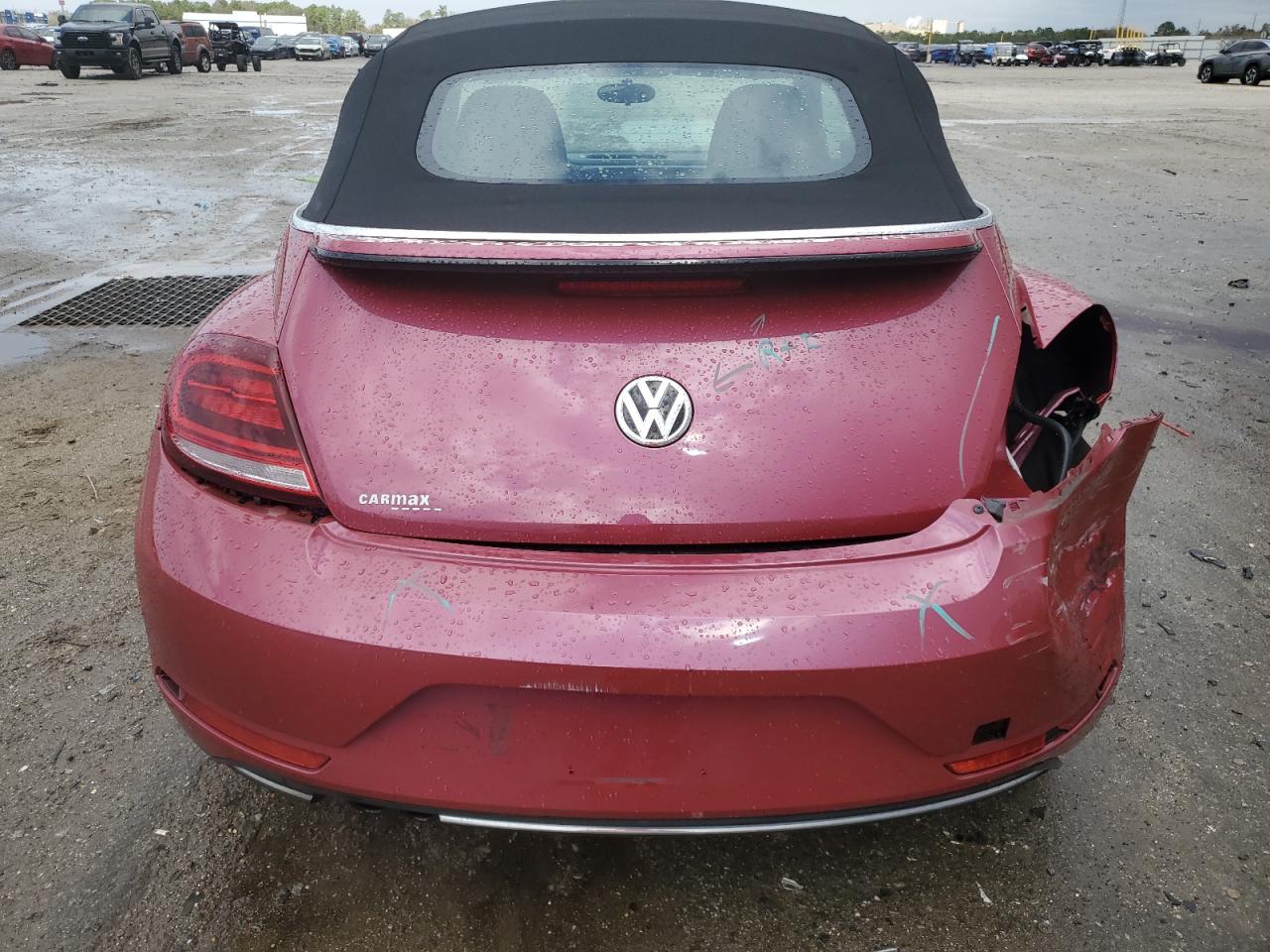 2017 Volkswagen Beetle - Image 6