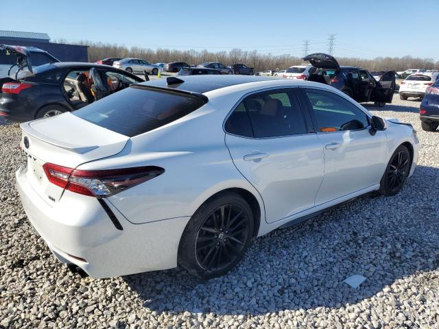  TOYOTA CAMRY 2021 Biały