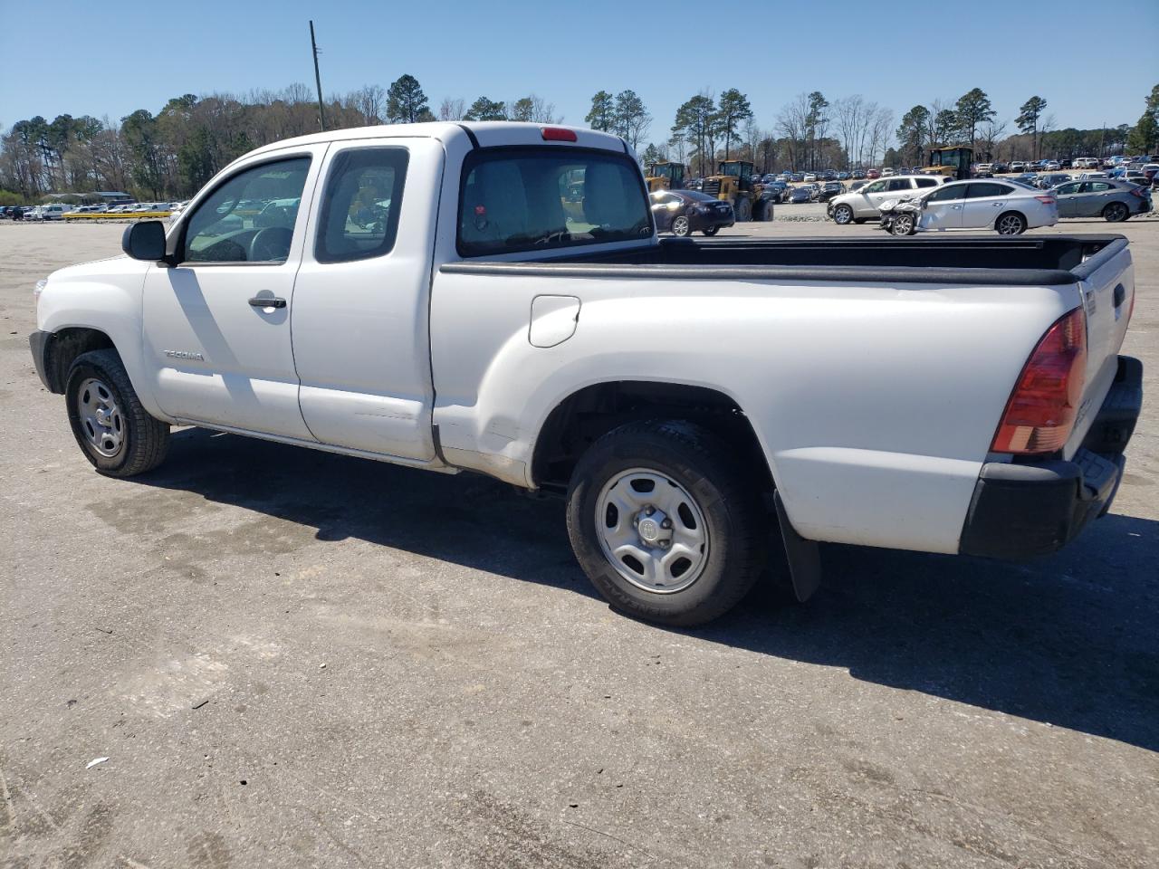 2014 Toyota Tacoma - Image 2
