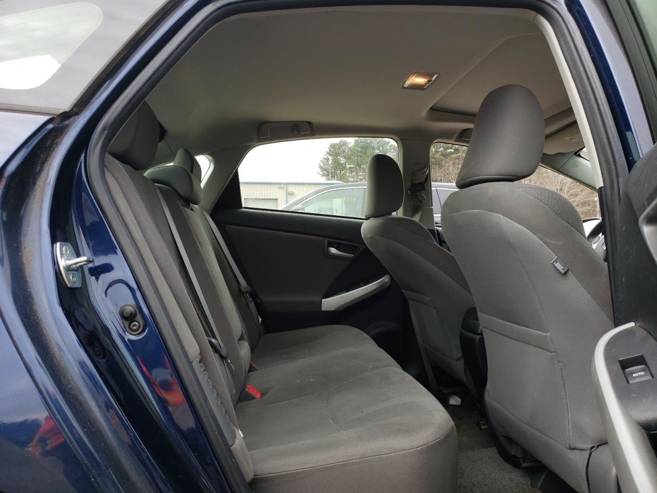 2013 Toyota Prius - Image 10