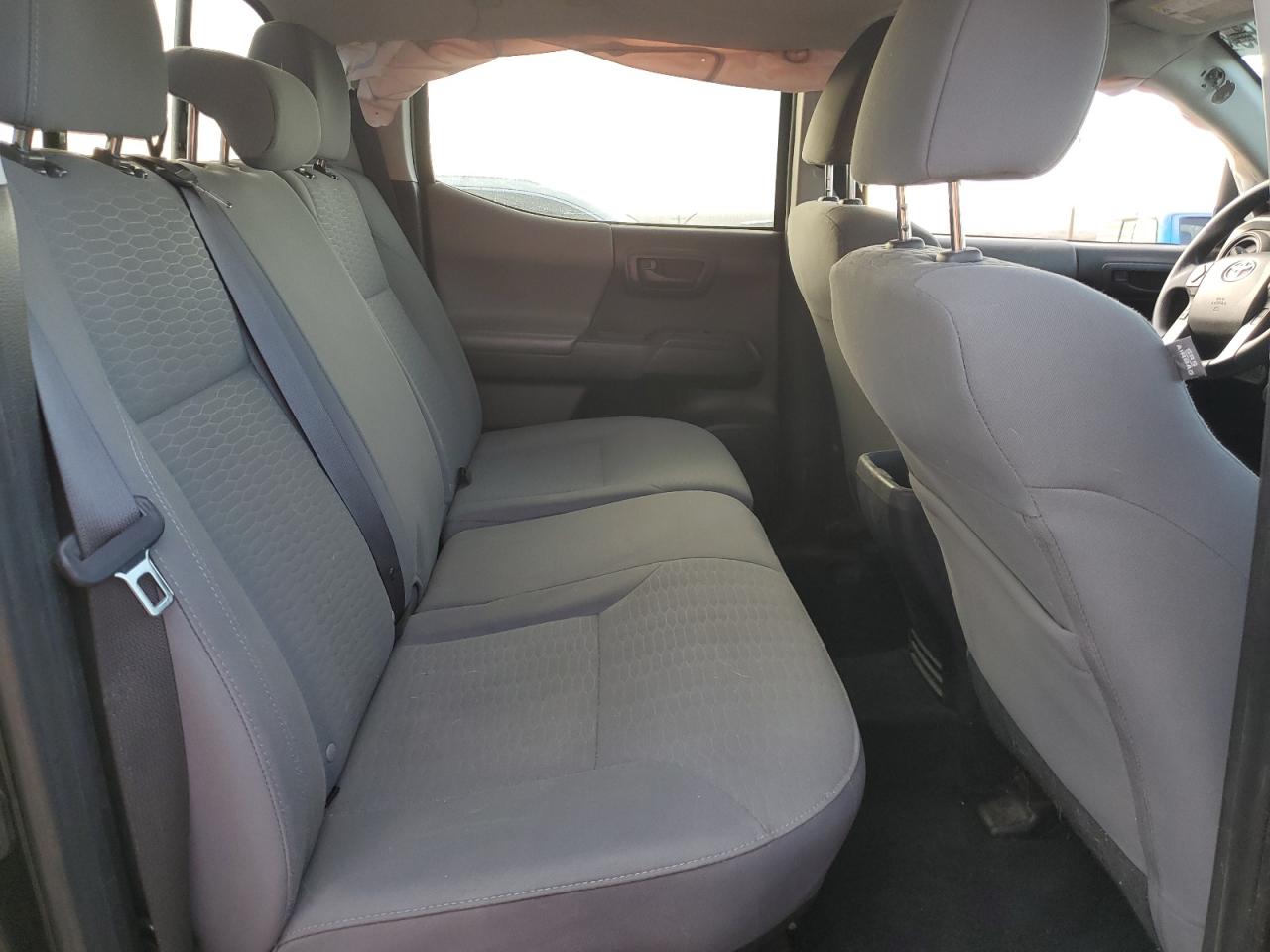 2019 Toyota Tacoma - Image 10