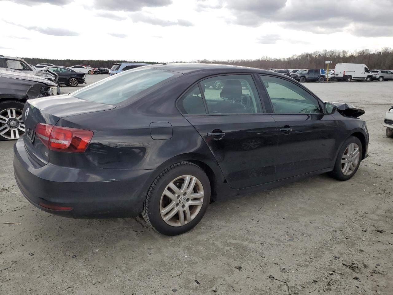 2018 Volkswagen Jetta - Image 3