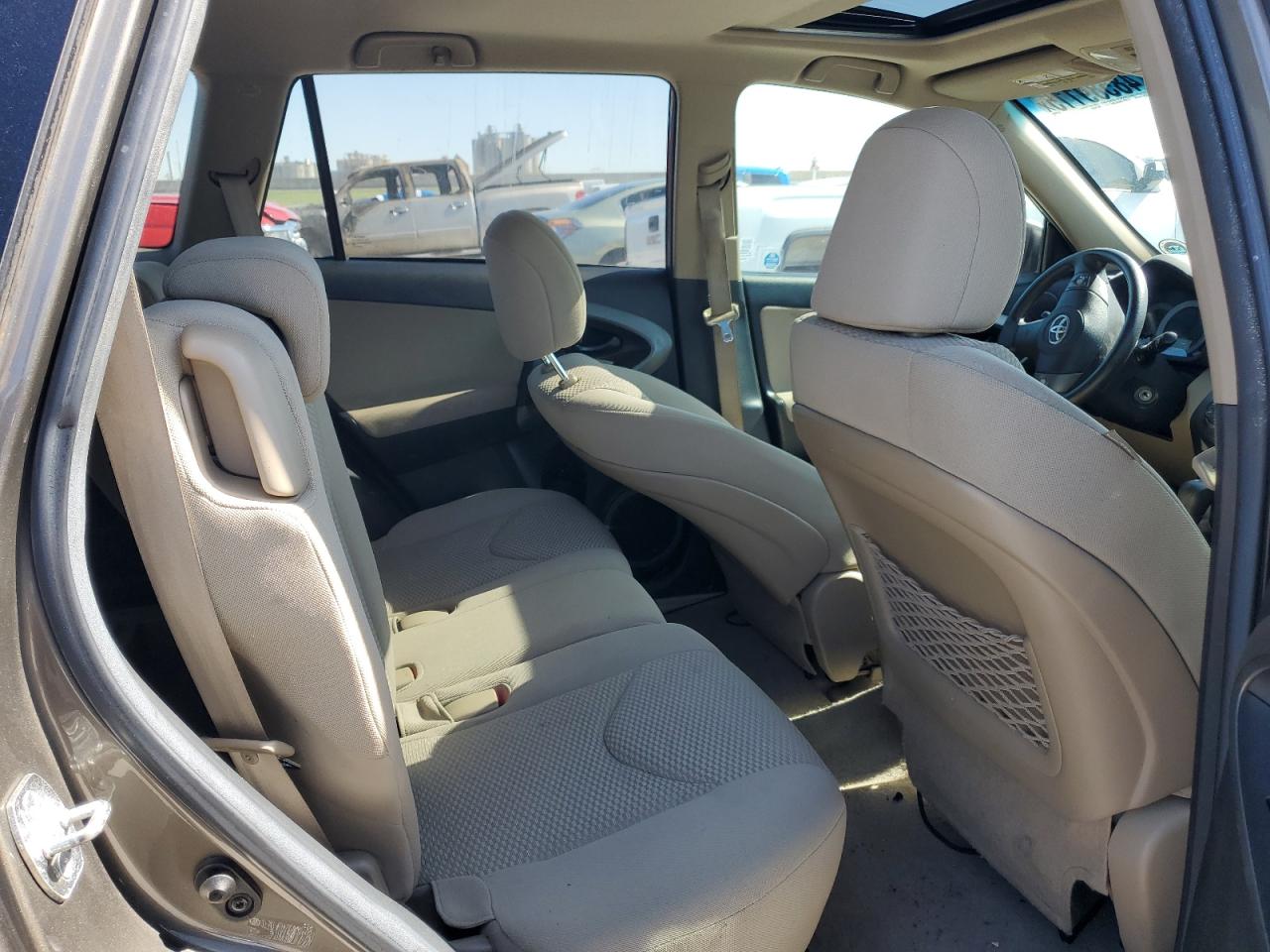 2011 Toyota RAV 4 - Image 12
