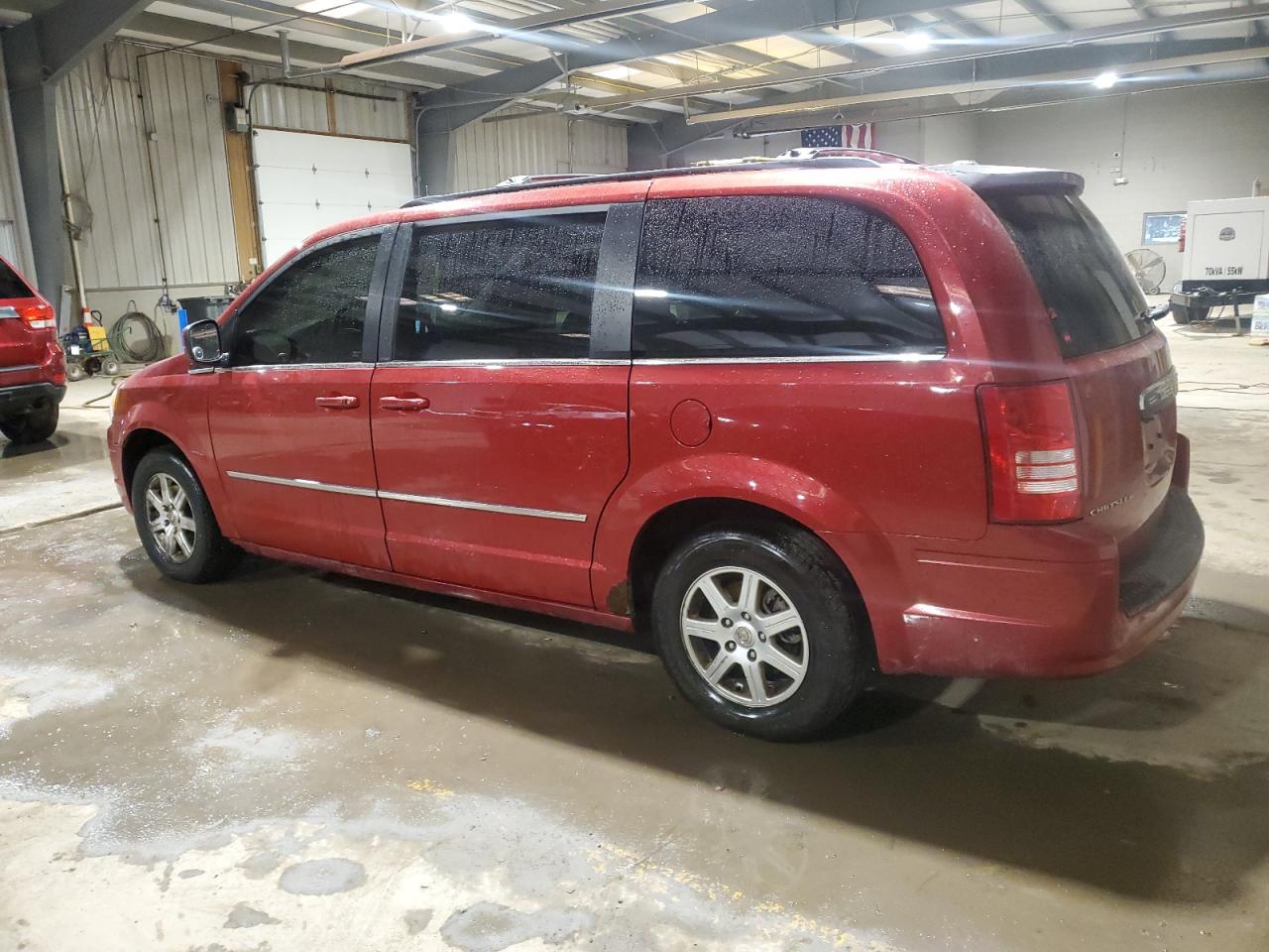 2010 Chrysler Town & Country - Image 2