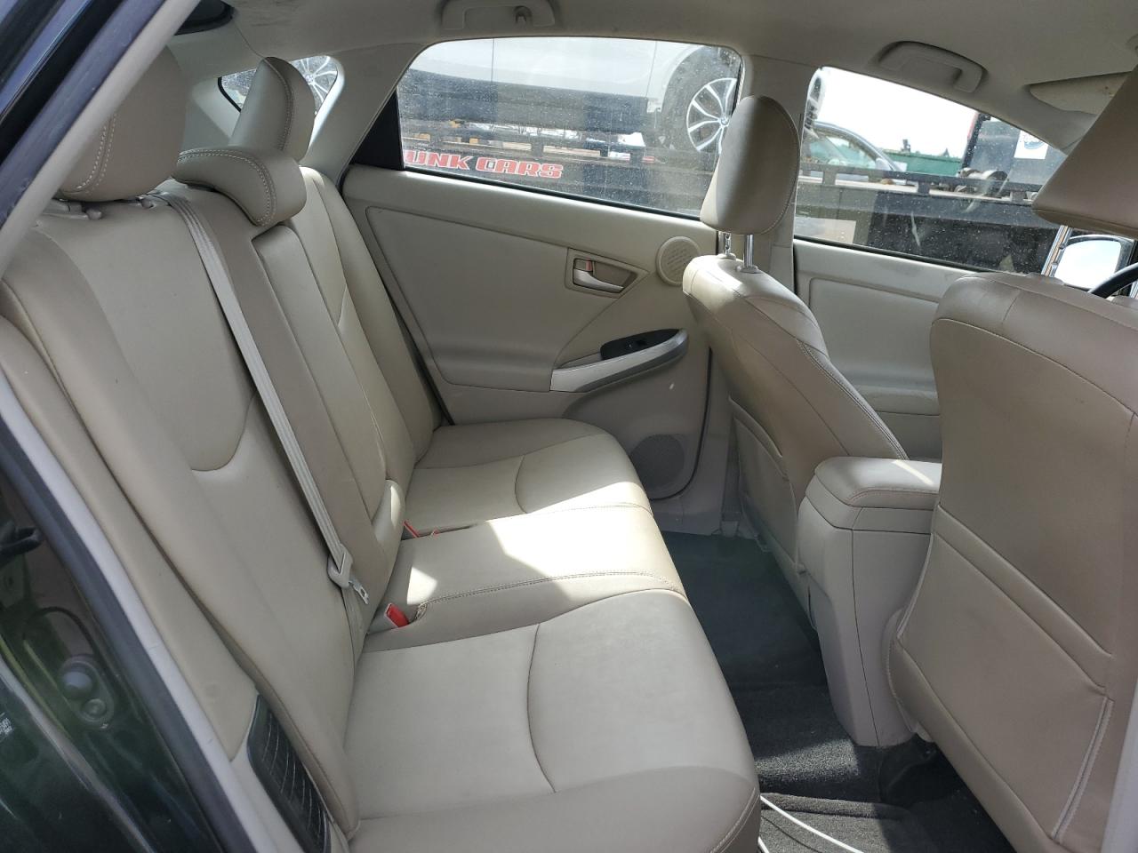 2012 Toyota Prius - Image 10